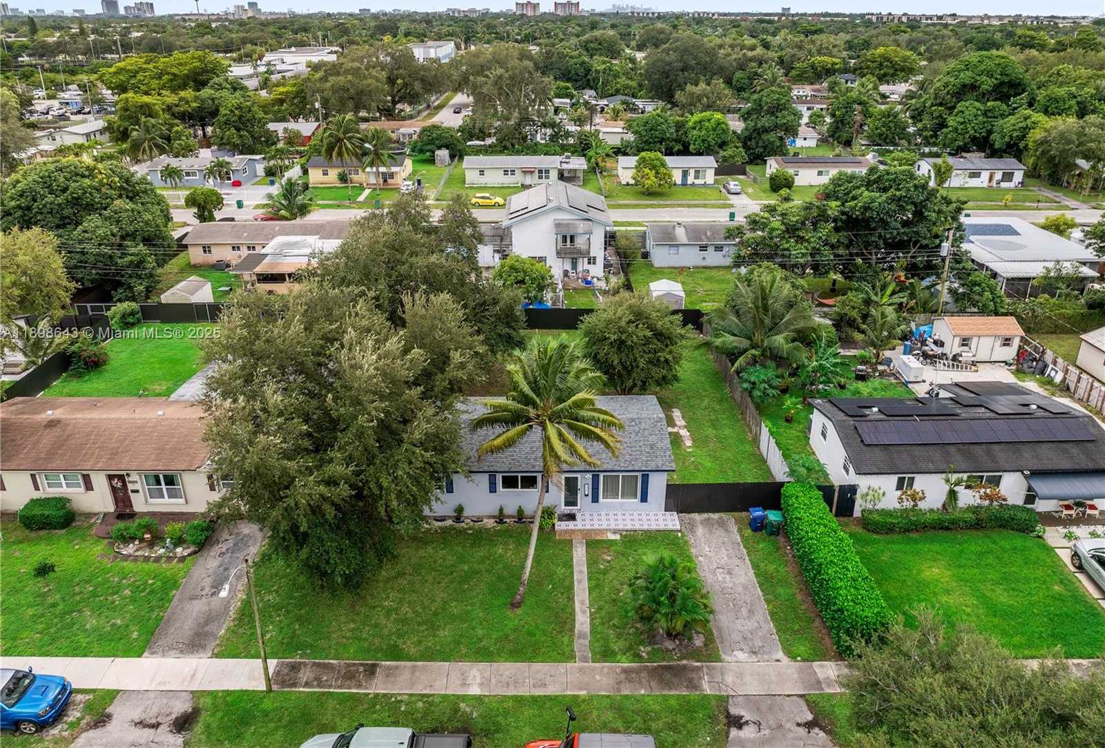 Small Image of 1320 NORTH EAST 210TH TER, Miami Number 5