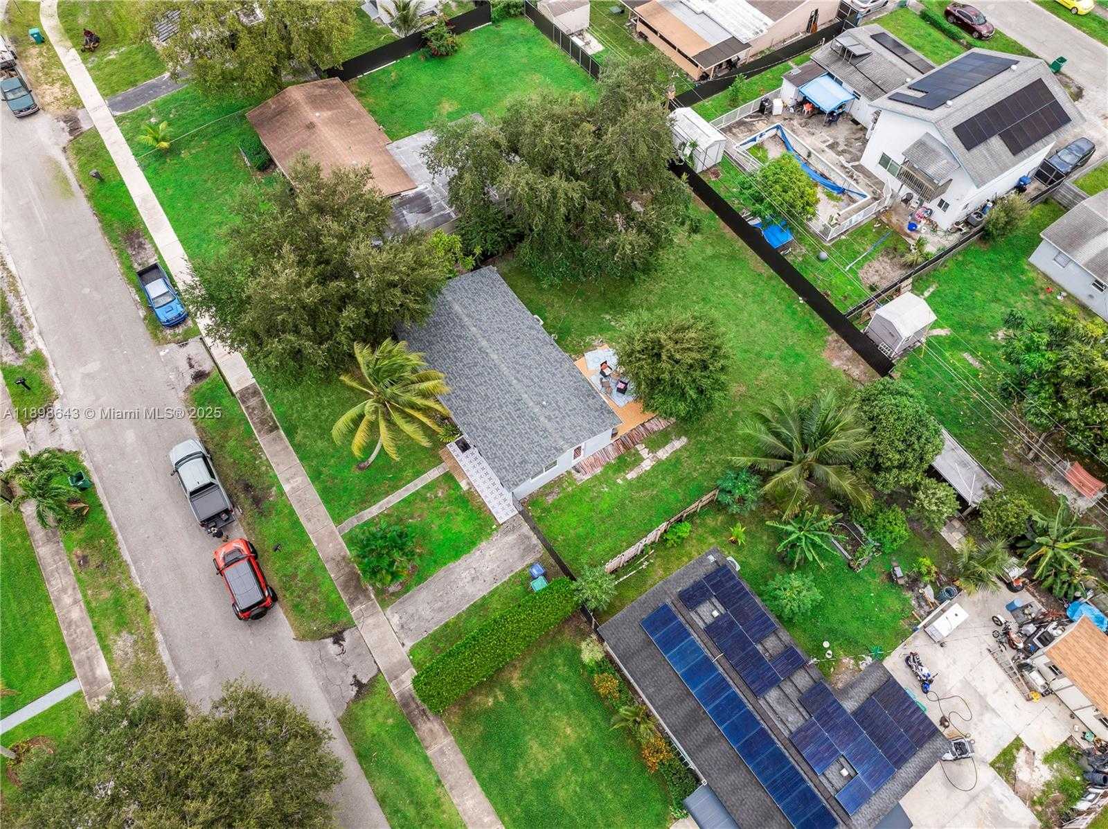 Small Image of 1320 NORTH EAST 210TH TER, Miami Number 6