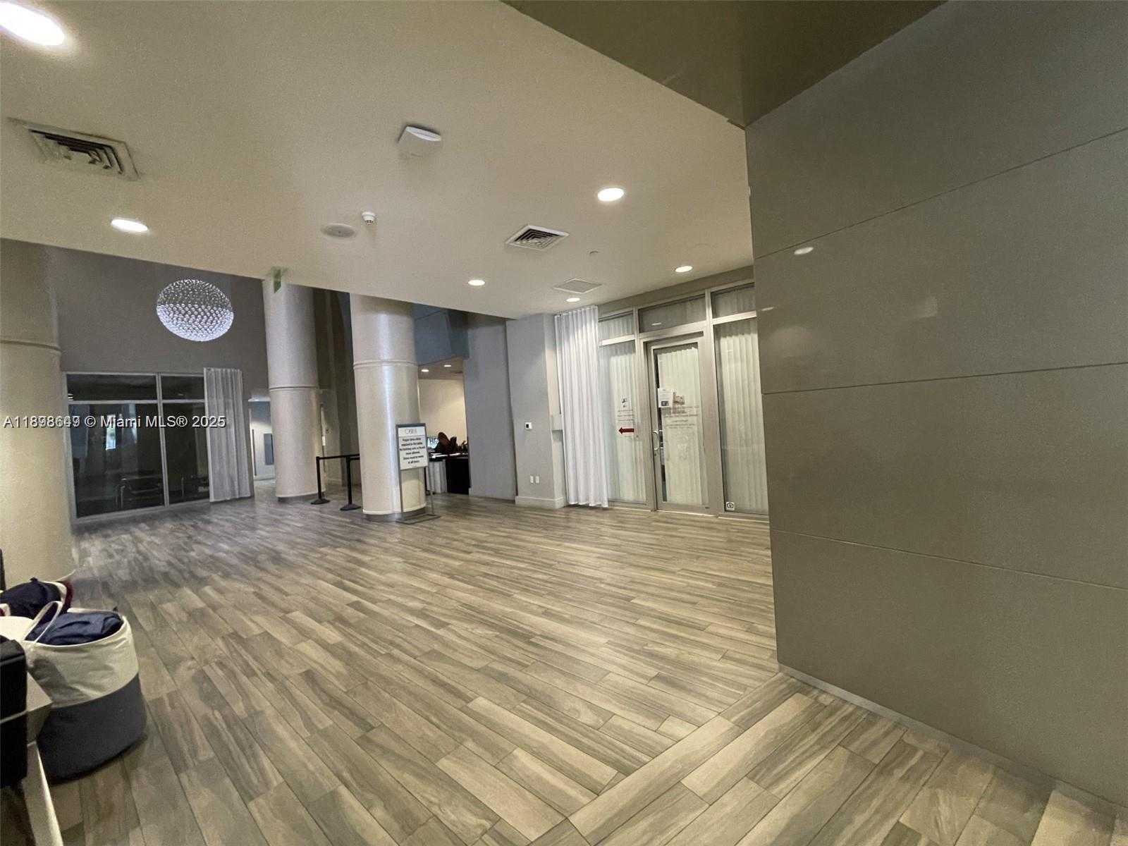Small Image of 1750 NORTH BAYSHORE DR #1601, Miami Number 8
