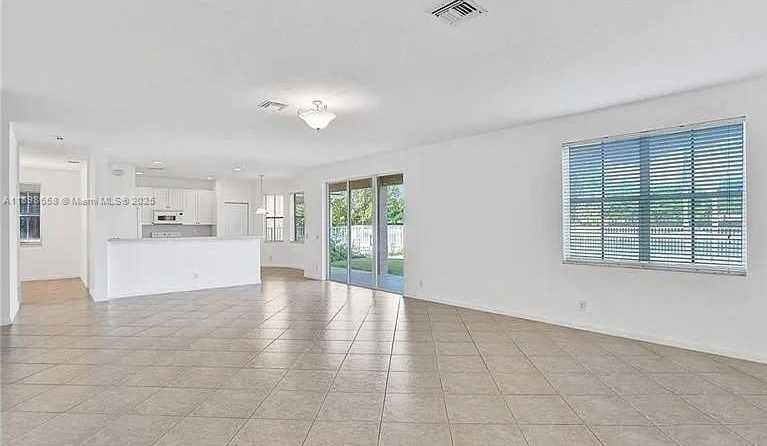 Small Image of 1042 SUNFLOWER CIR #1042, Weston Number 5