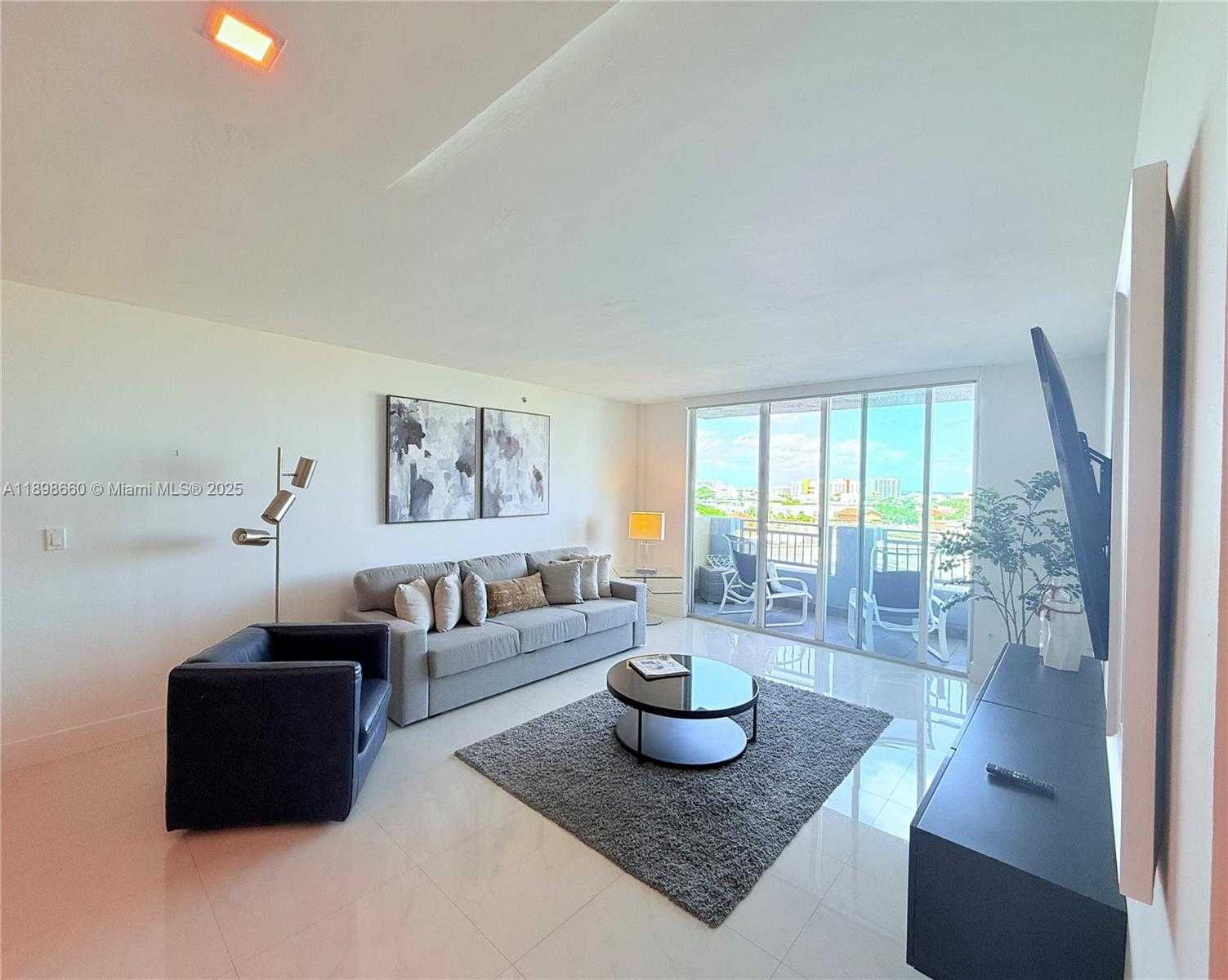 Small Image of 90 ALTON RD #909, Miami Beach Number 10