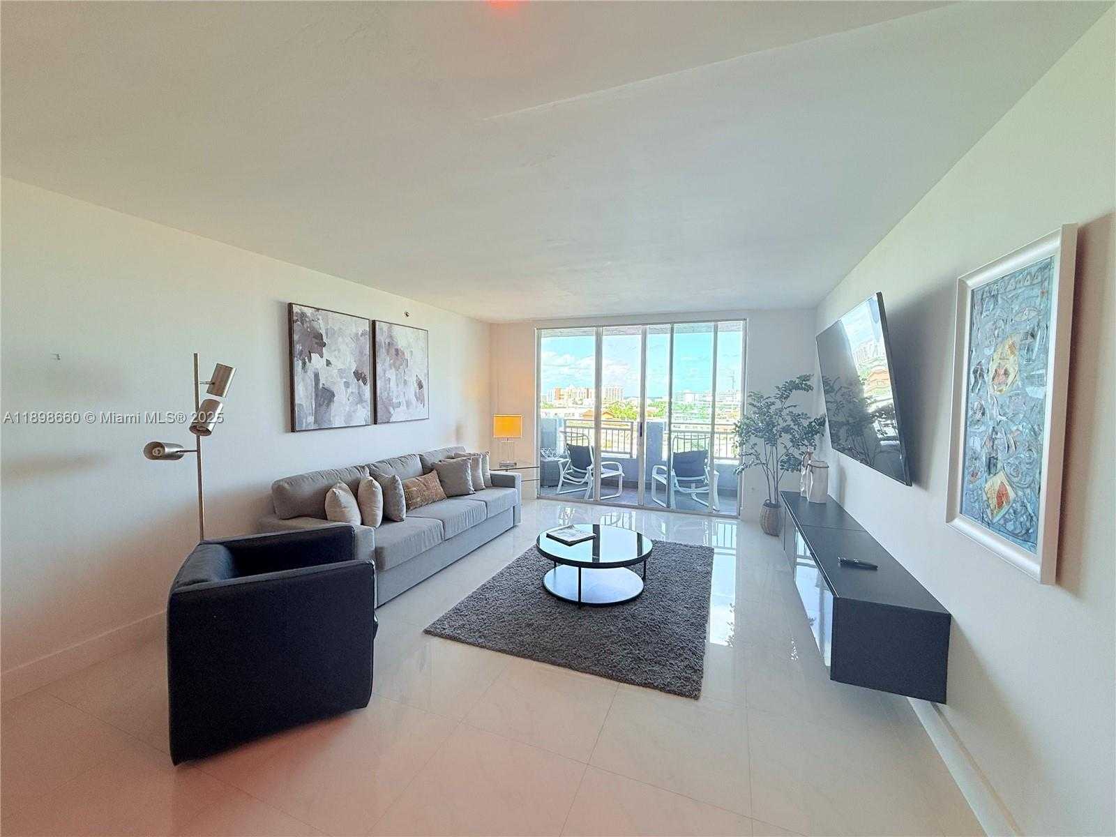 Small Image of 90 ALTON RD #909, Miami Beach Number 11