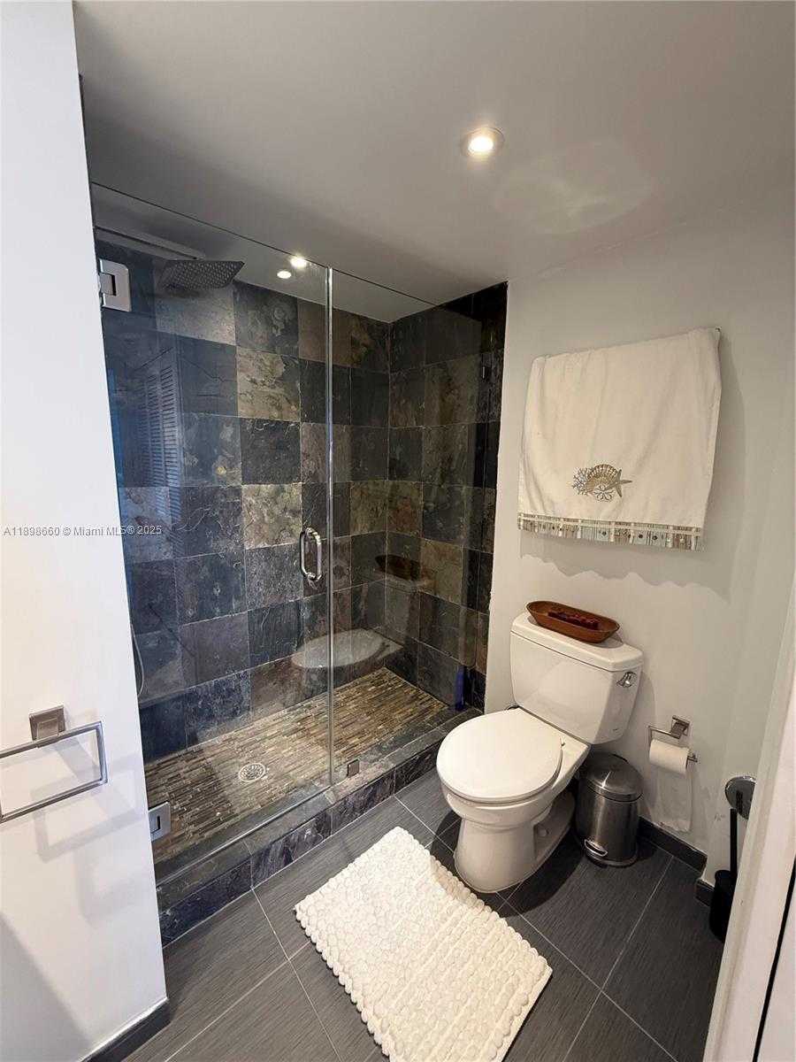 Small Image of 90 ALTON RD #909, Miami Beach Number 14