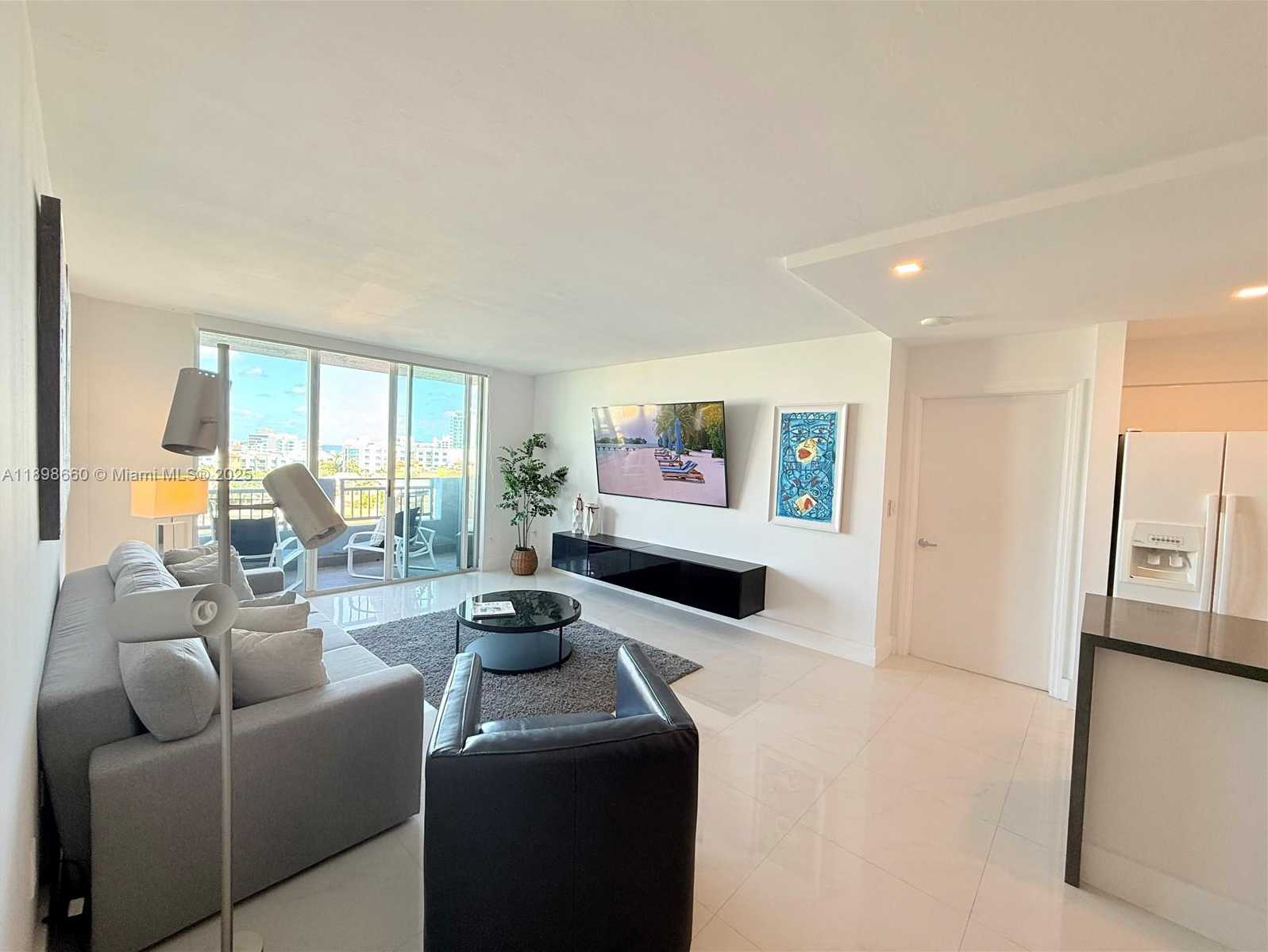 Small Image of 90 ALTON RD #909, Miami Beach Number 18