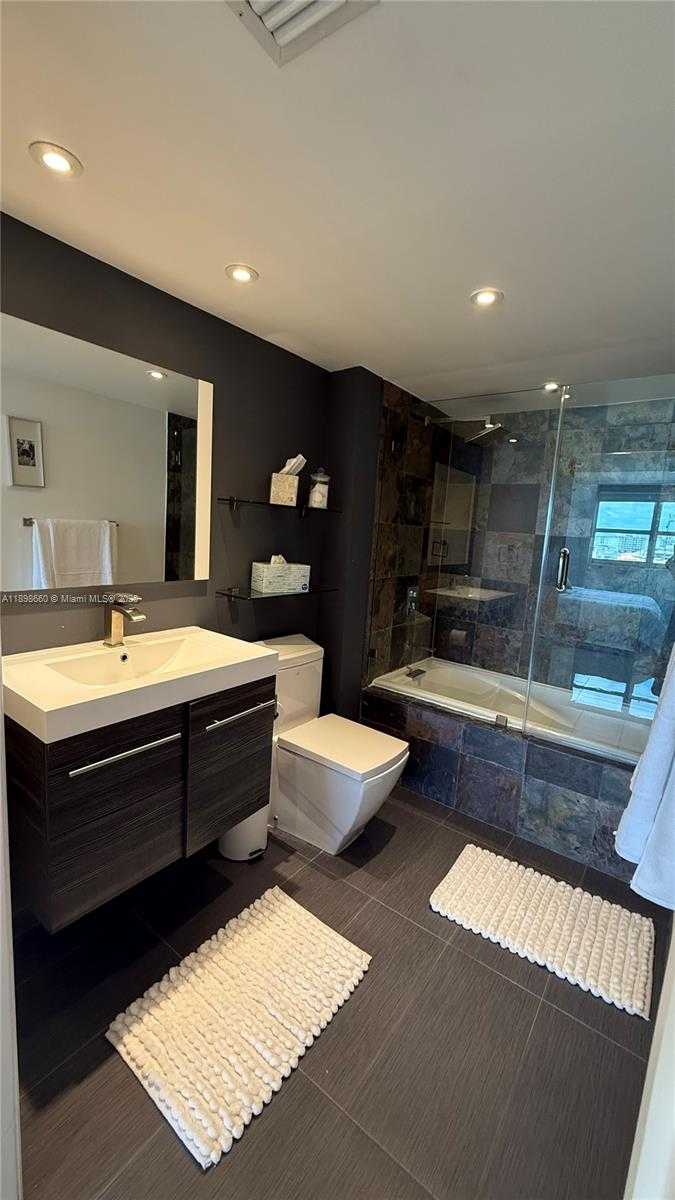 Small Image of 90 ALTON RD #909, Miami Beach Number 2