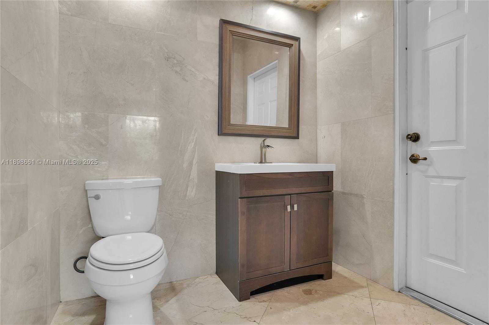 Small Image of 9261 SOUTH WEST 174TH ST, Palmetto Bay Number 10
