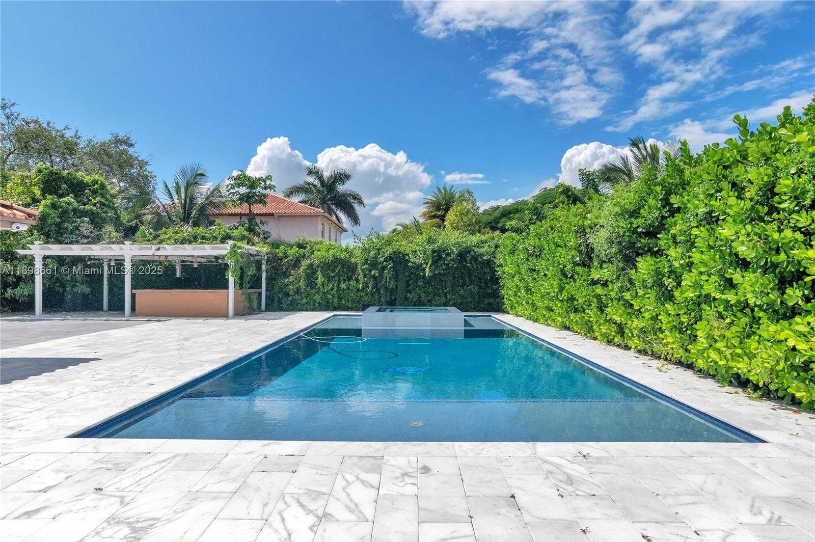 Small Image of 9261 SOUTH WEST 174TH ST, Palmetto Bay Number 4