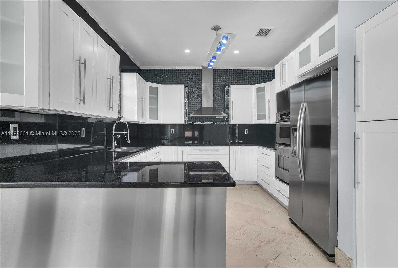 Small Image of 9261 SOUTH WEST 174TH ST, Palmetto Bay Number 8