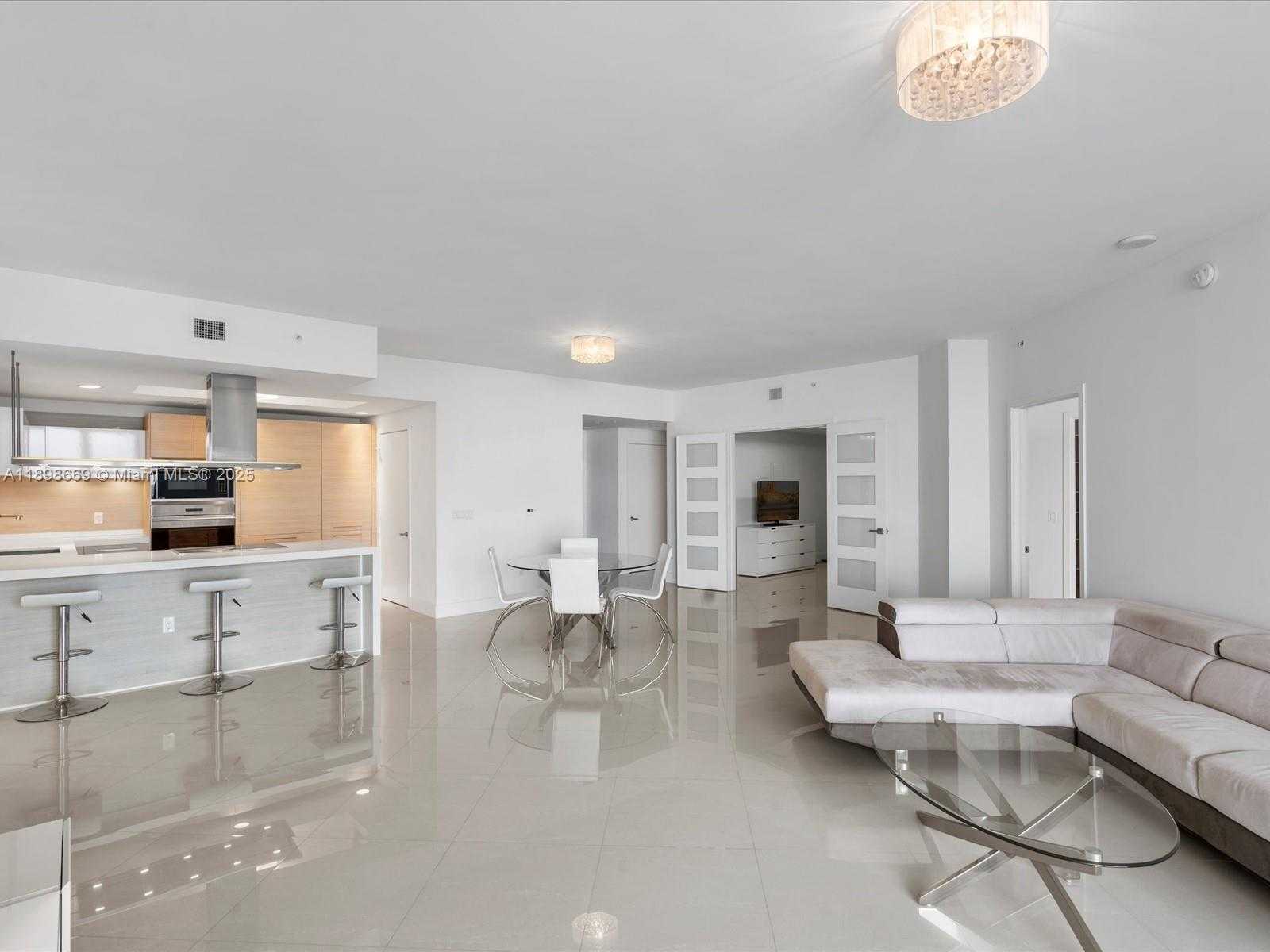 Small Image of 17301 BISCAYNE BLVD #1704, North Miami Beach Number 10
