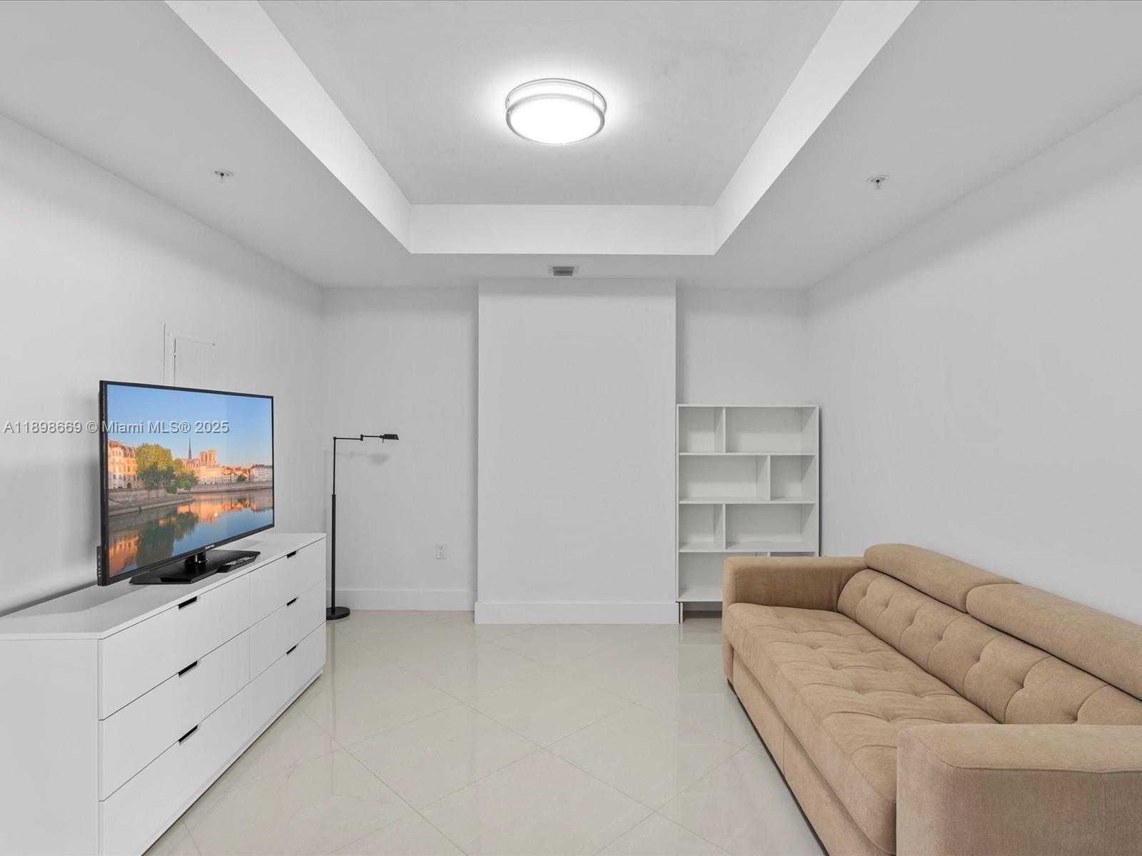 Small Image of 17301 BISCAYNE BLVD #1704, North Miami Beach Number 13