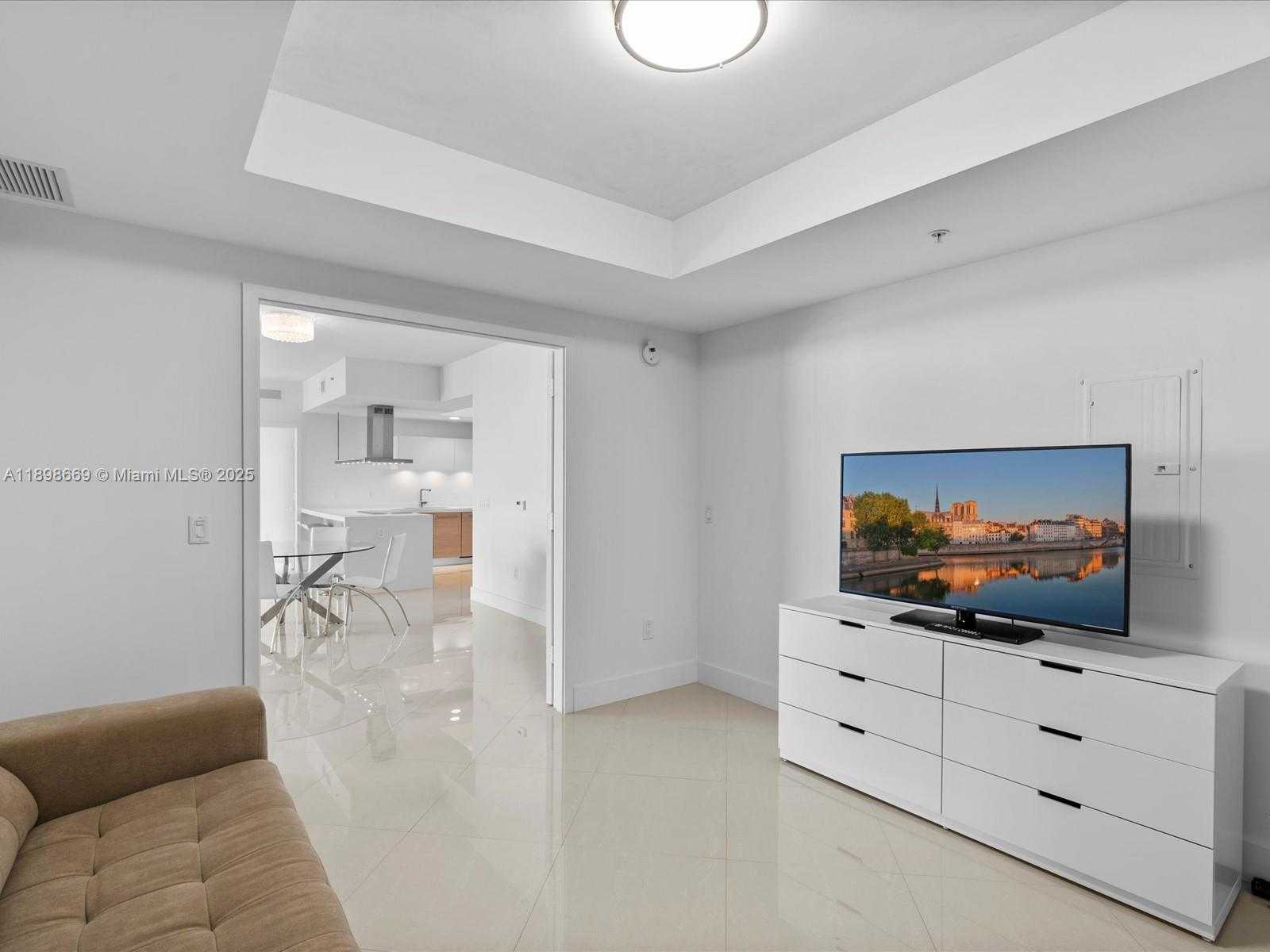 Small Image of 17301 BISCAYNE BLVD #1704, North Miami Beach Number 14