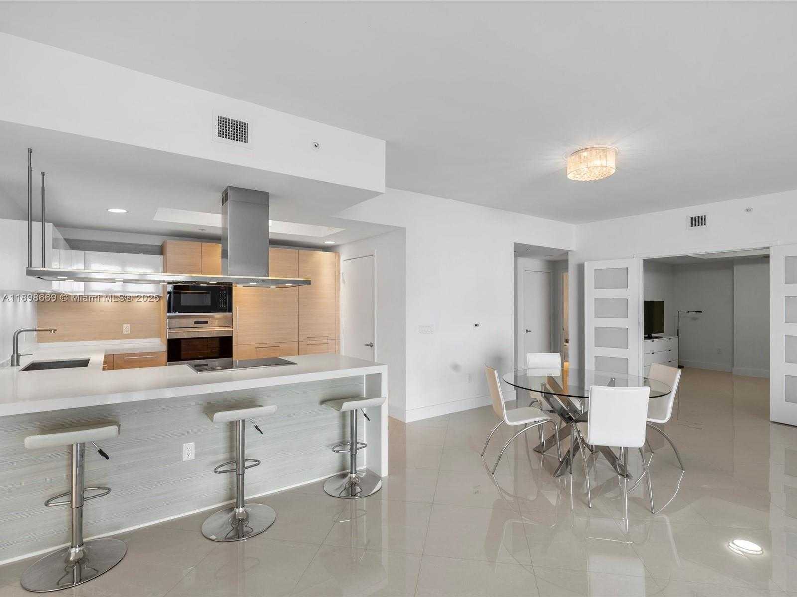 Small Image of 17301 BISCAYNE BLVD #1704, North Miami Beach Number 17