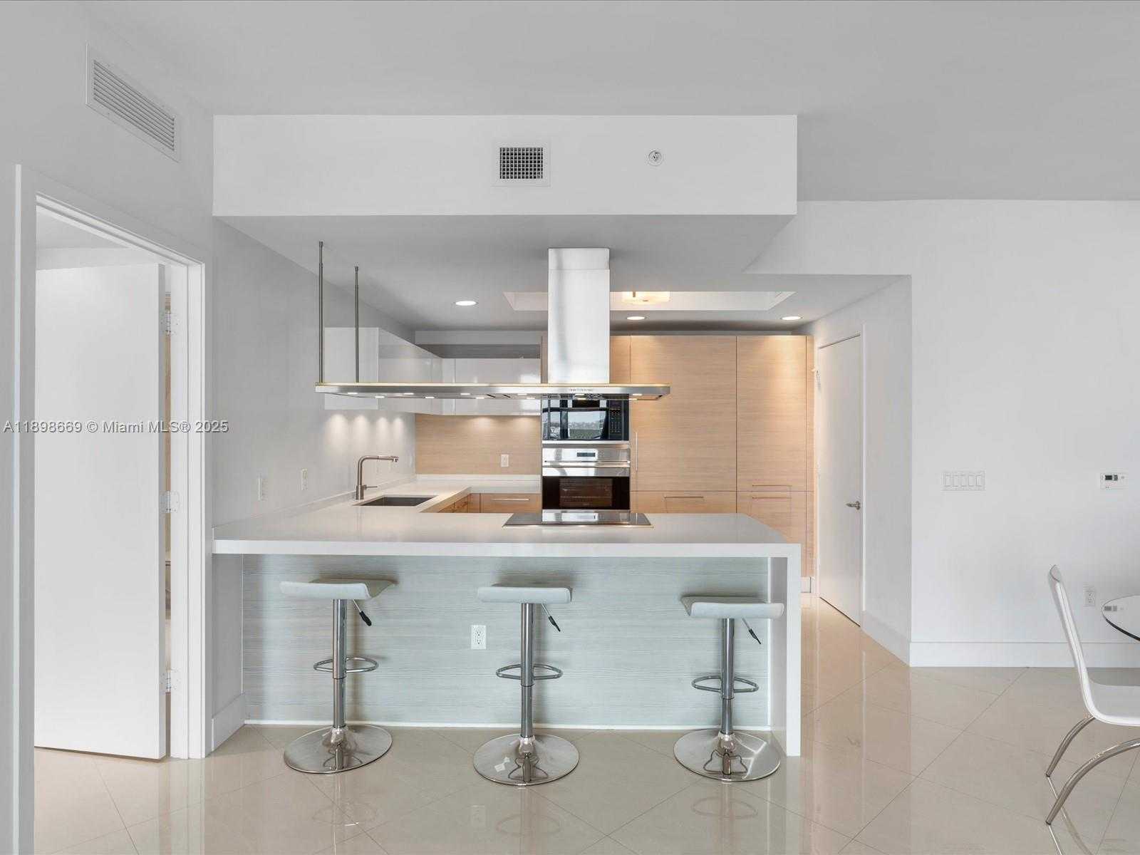 Small Image of 17301 BISCAYNE BLVD #1704, North Miami Beach Number 18