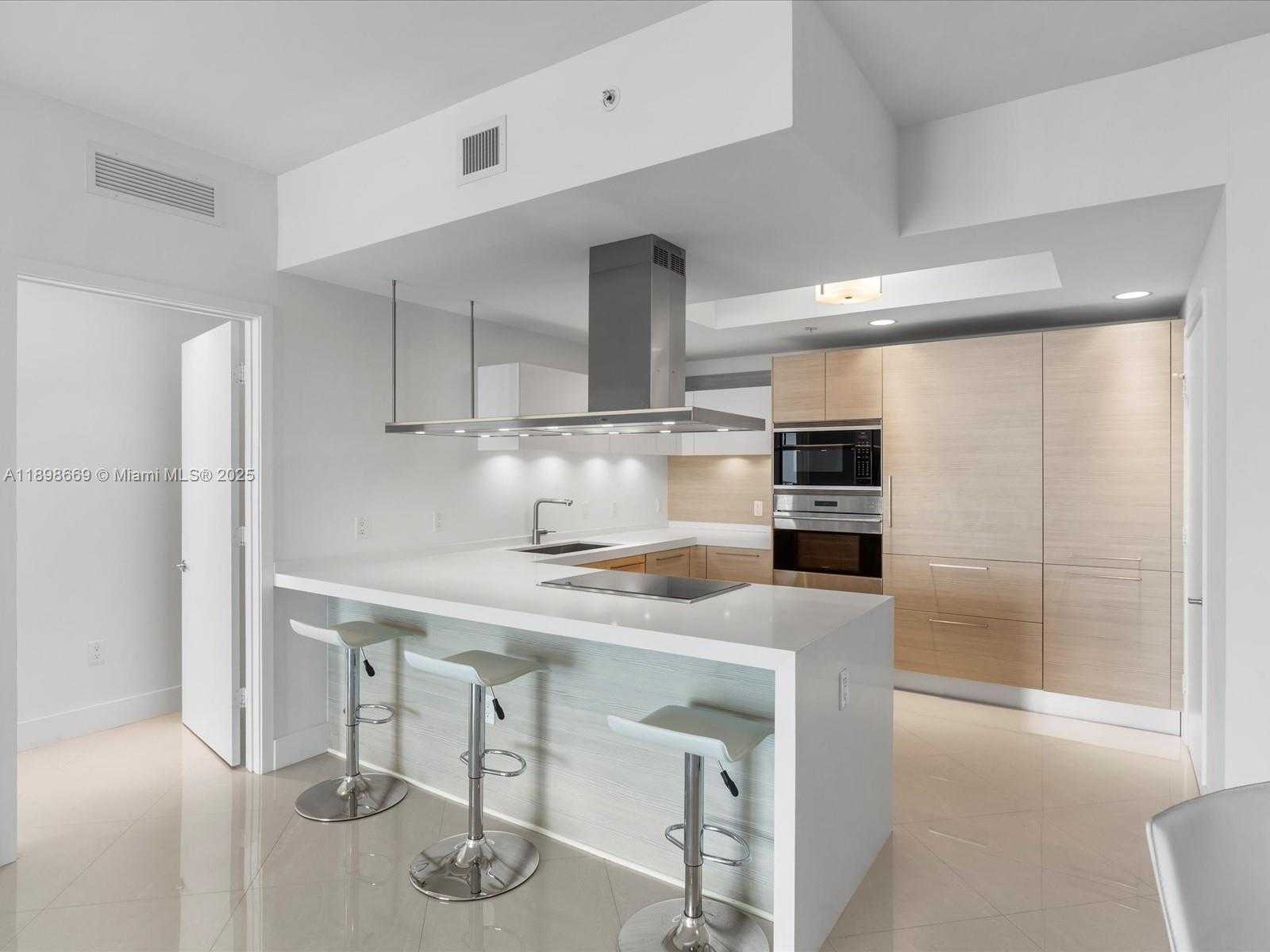 Small Image of 17301 BISCAYNE BLVD #1704, North Miami Beach Number 19