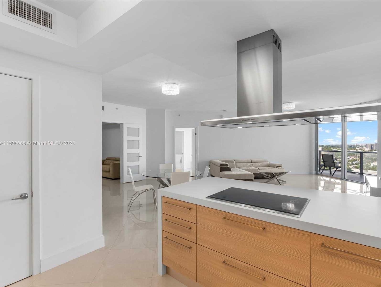 Small Image of 17301 BISCAYNE BLVD #1704, North Miami Beach Number 21