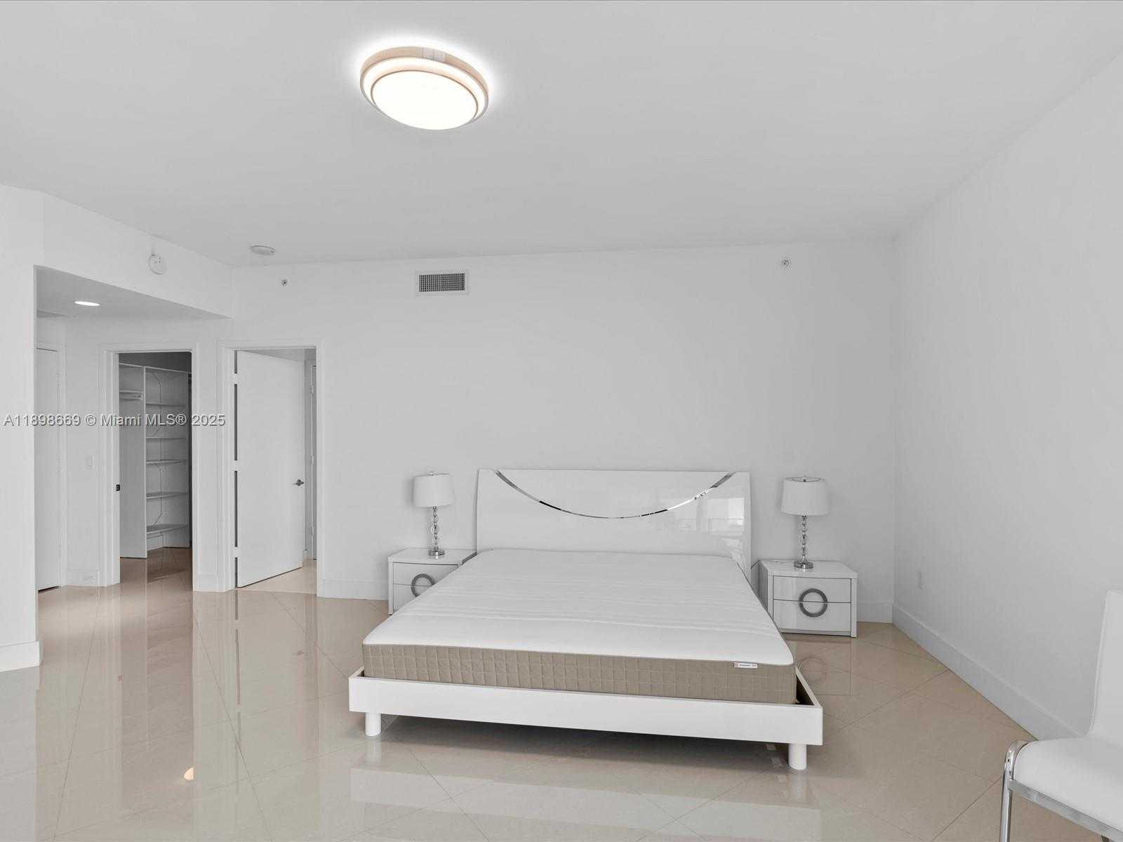 Small Image of 17301 BISCAYNE BLVD #1704, North Miami Beach Number 25