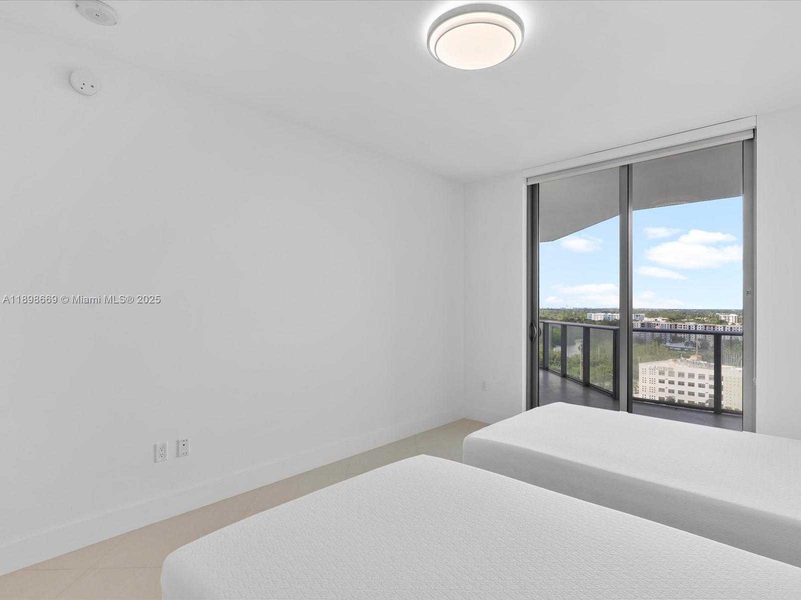 Small Image of 17301 BISCAYNE BLVD #1704, North Miami Beach Number 32