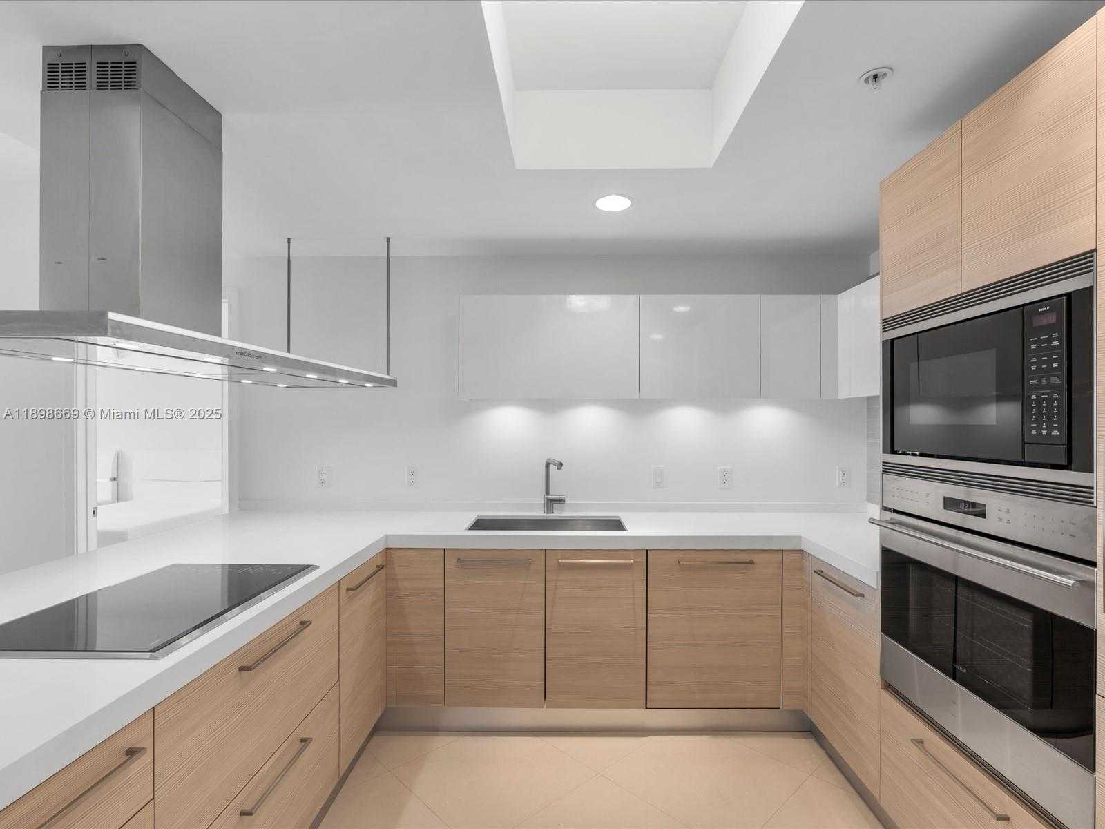 Small Image of 17301 BISCAYNE BLVD #1704, North Miami Beach Number 5