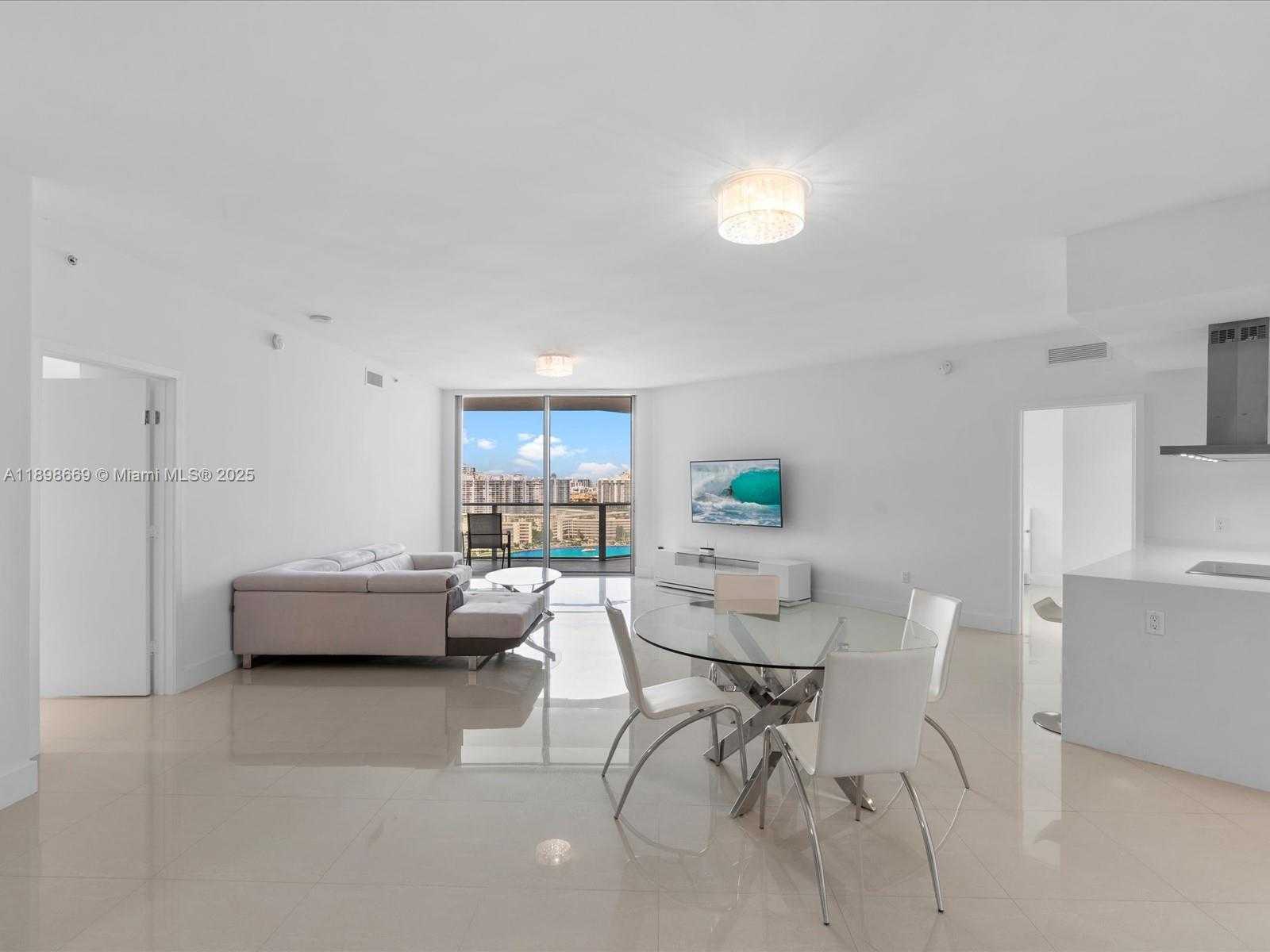 Small Image of 17301 BISCAYNE BLVD #1704, North Miami Beach Number 7