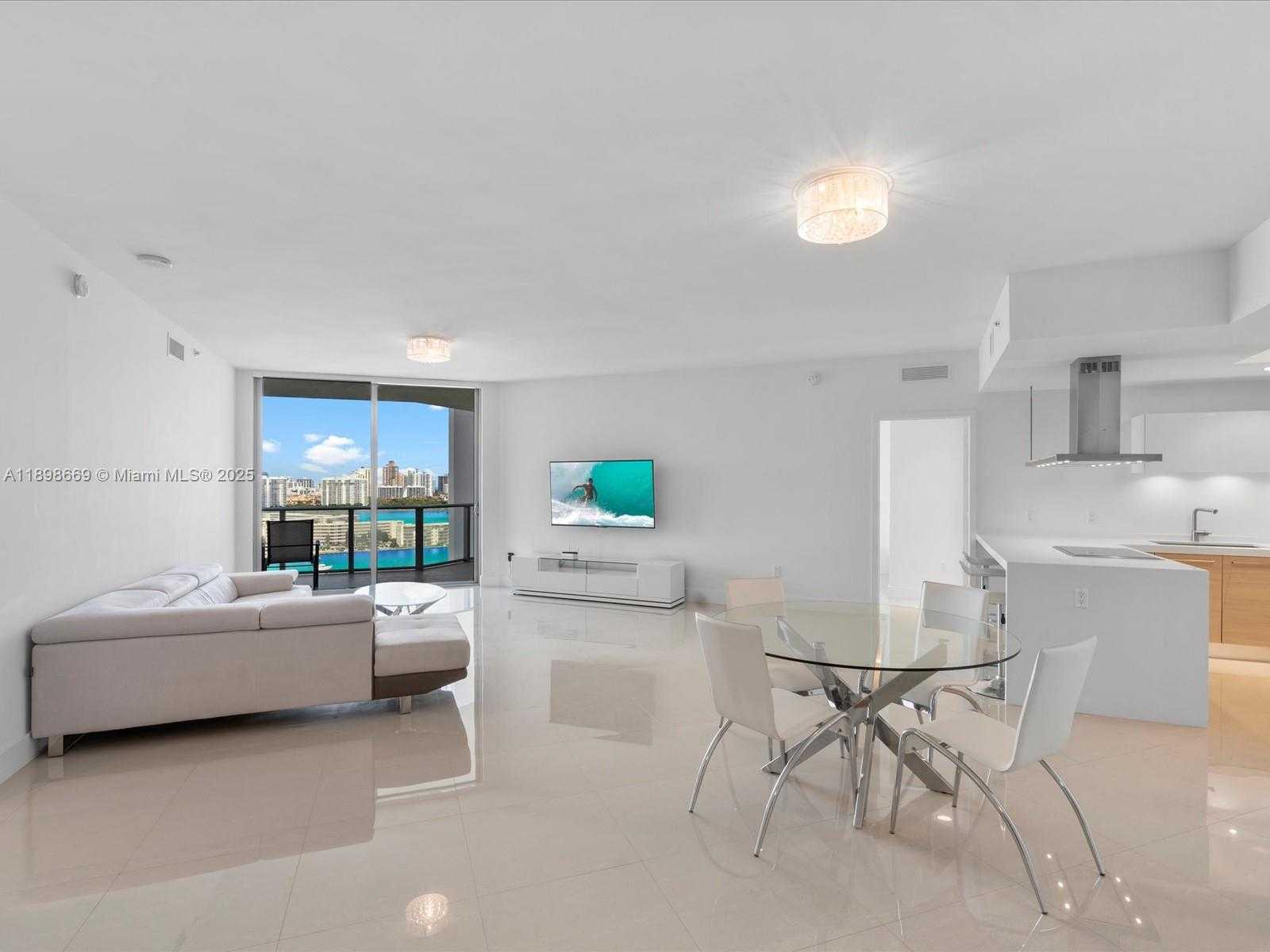 Small Image of 17301 BISCAYNE BLVD #1704, North Miami Beach Number 8