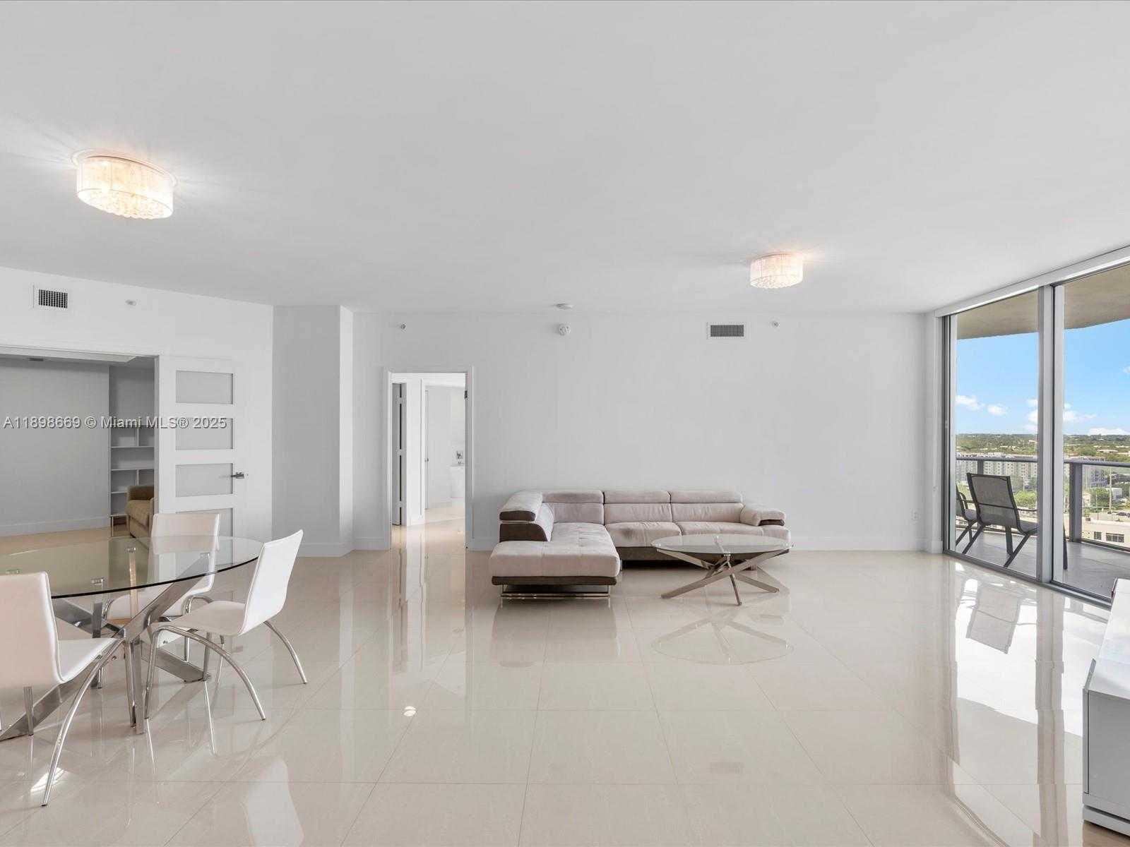Small Image of 17301 BISCAYNE BLVD #1704, North Miami Beach Number 9