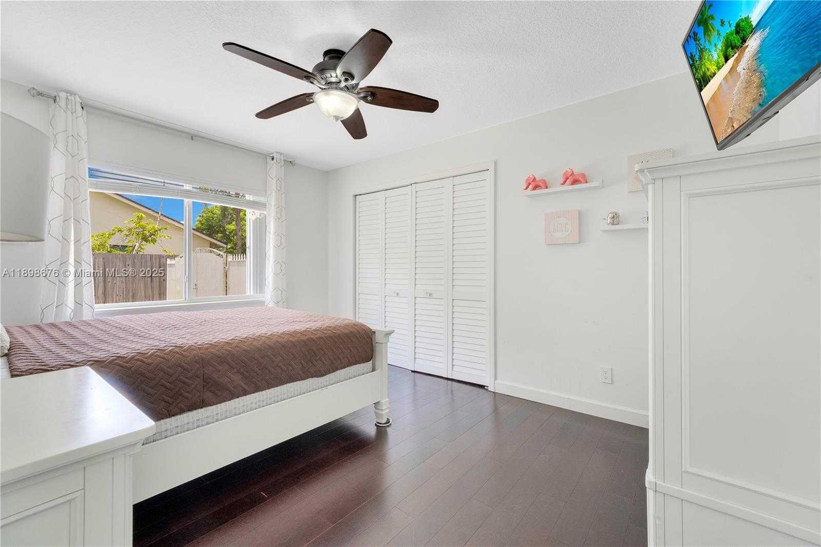 Small Image of 15300 SOUTH WEST 164TH ST, Miami Number 13