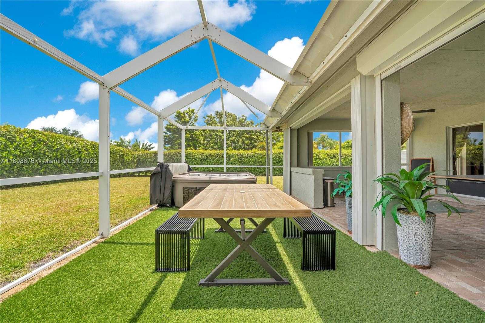 Small Image of 15300 SOUTH WEST 164TH ST, Miami Number 27
