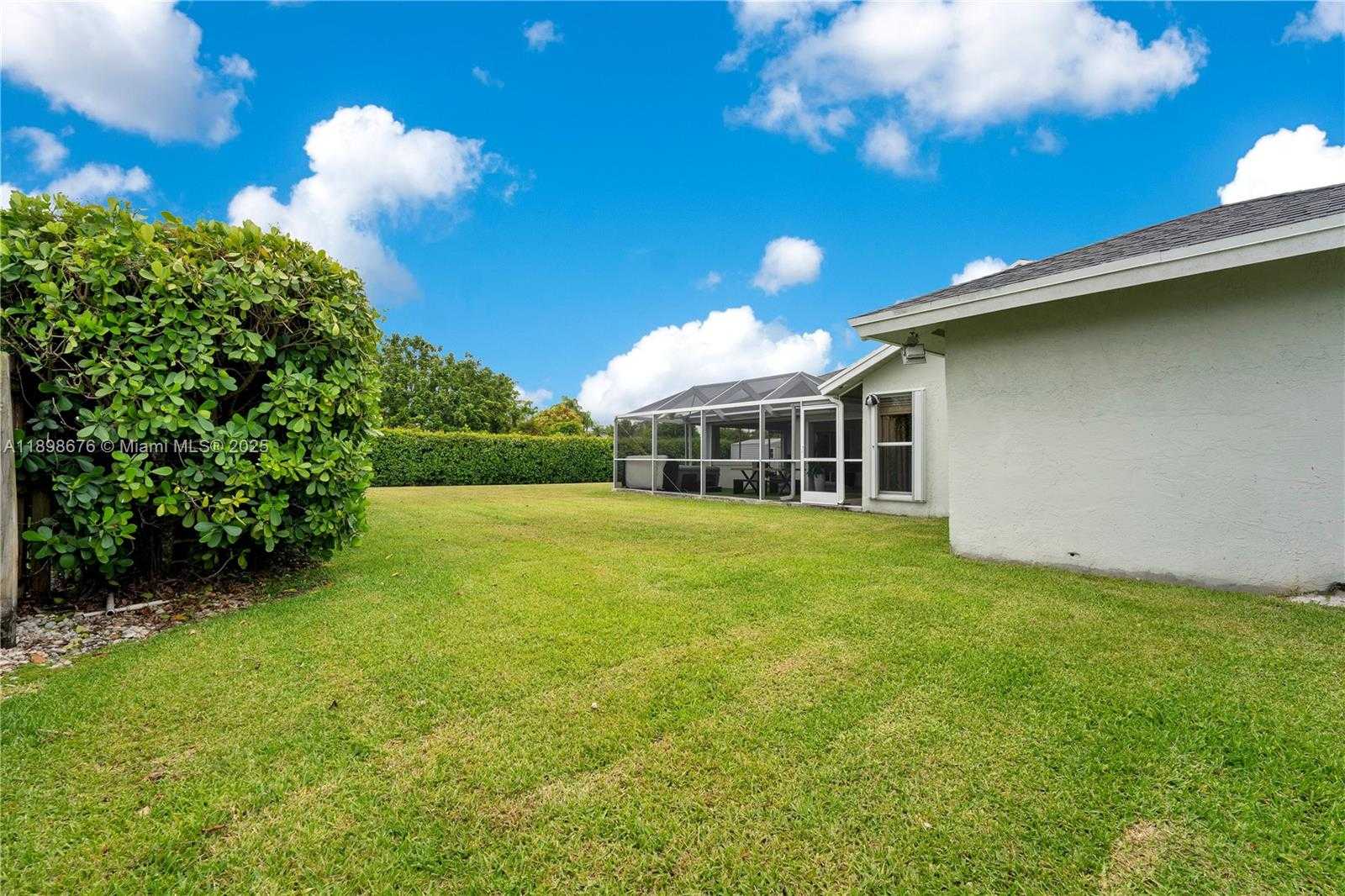 Small Image of 15300 SOUTH WEST 164TH ST, Miami Number 29