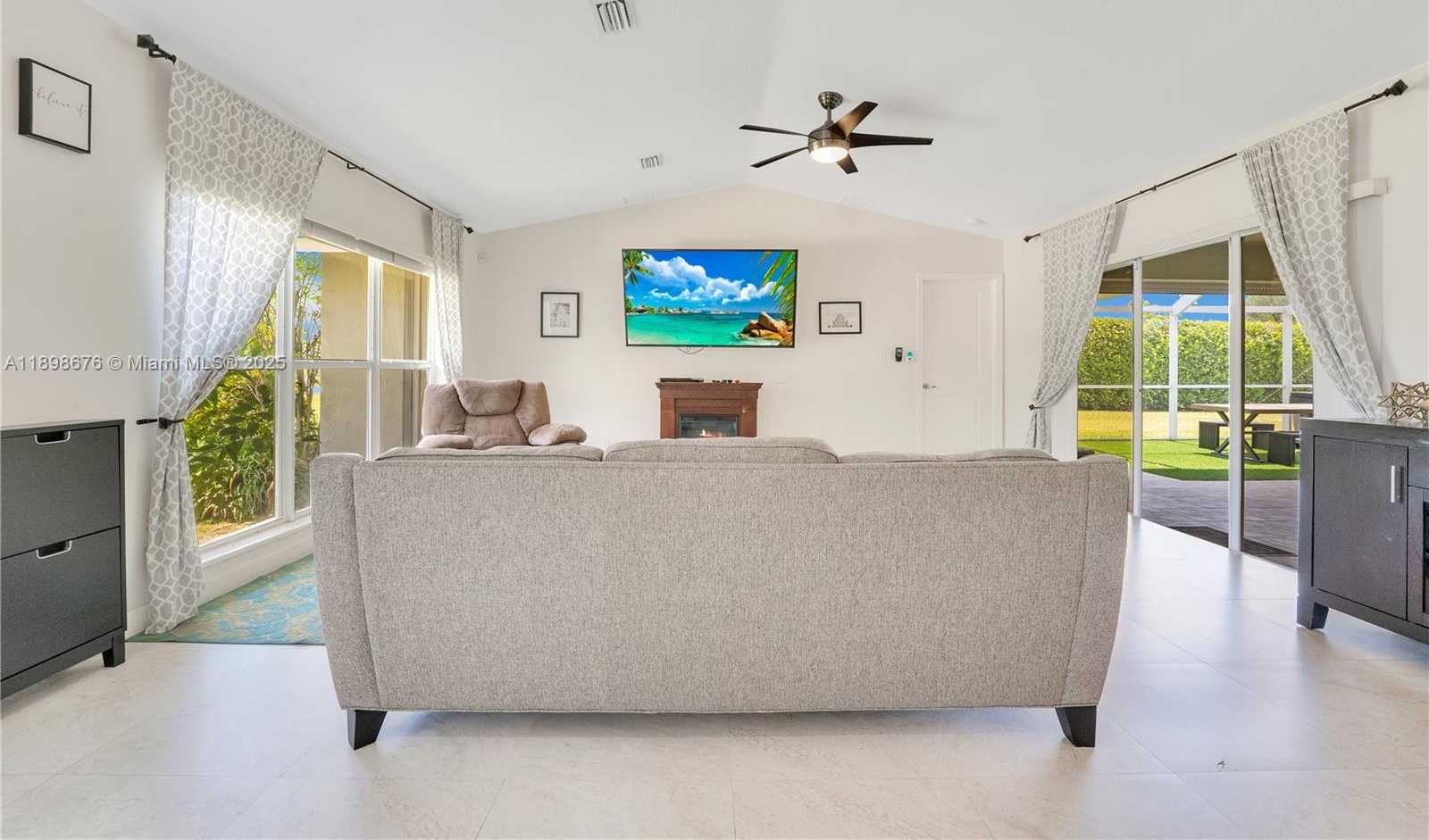 Small Image of 15300 SOUTH WEST 164TH ST, Miami Number 3