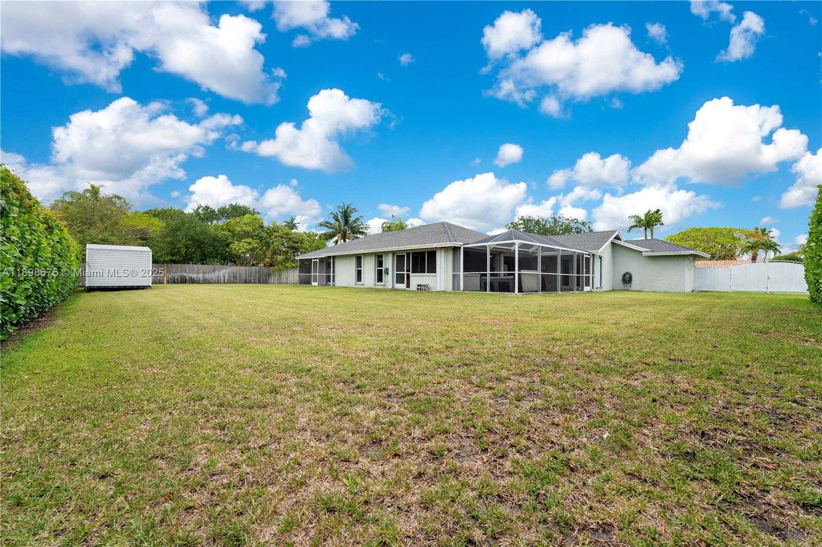 Small Image of 15300 SOUTH WEST 164TH ST, Miami Number 30