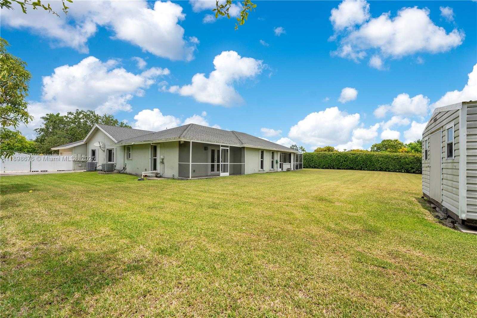 Small Image of 15300 SOUTH WEST 164TH ST, Miami Number 32