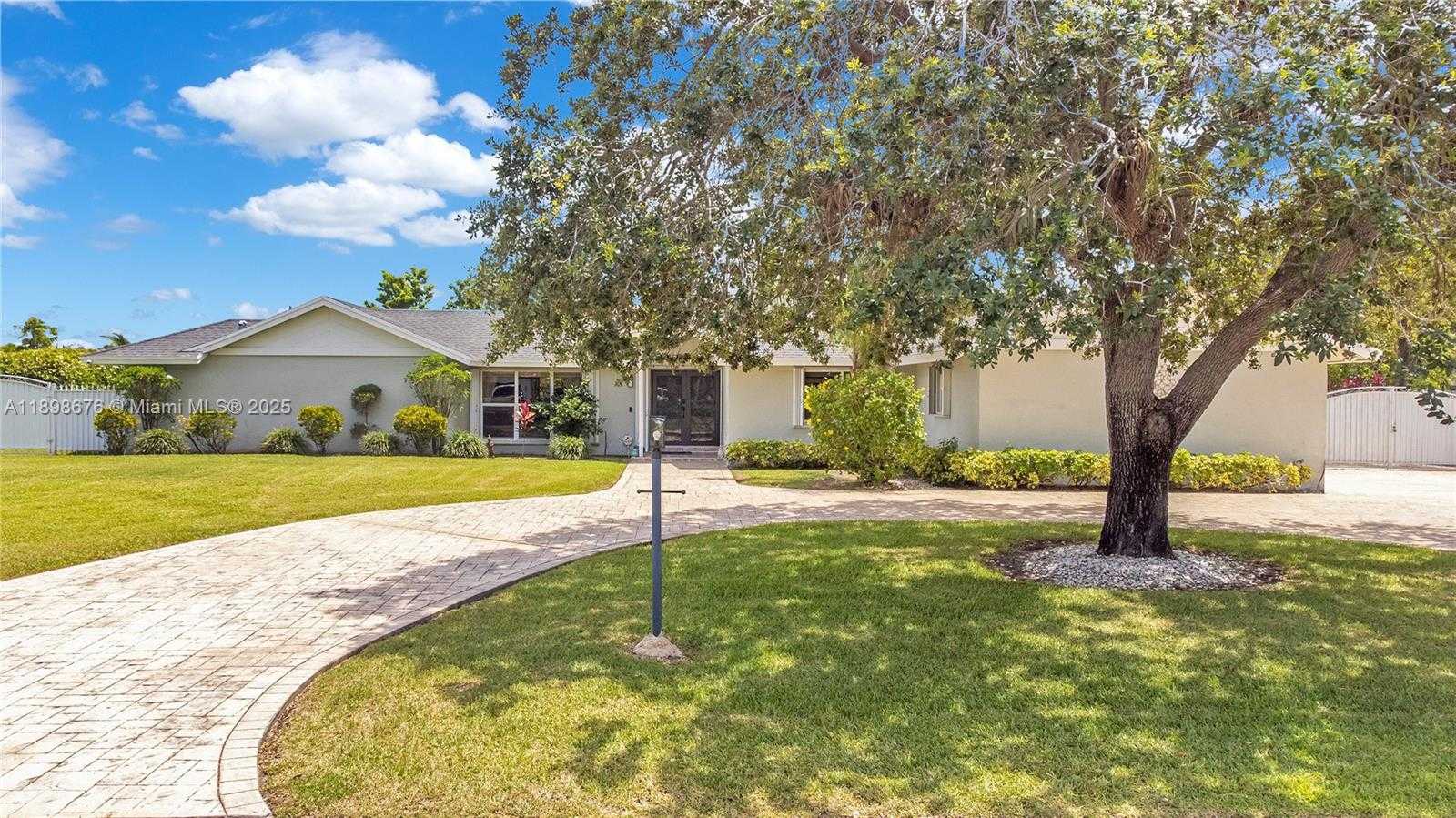 Small Image of 15300 SOUTH WEST 164TH ST, Miami Number 33