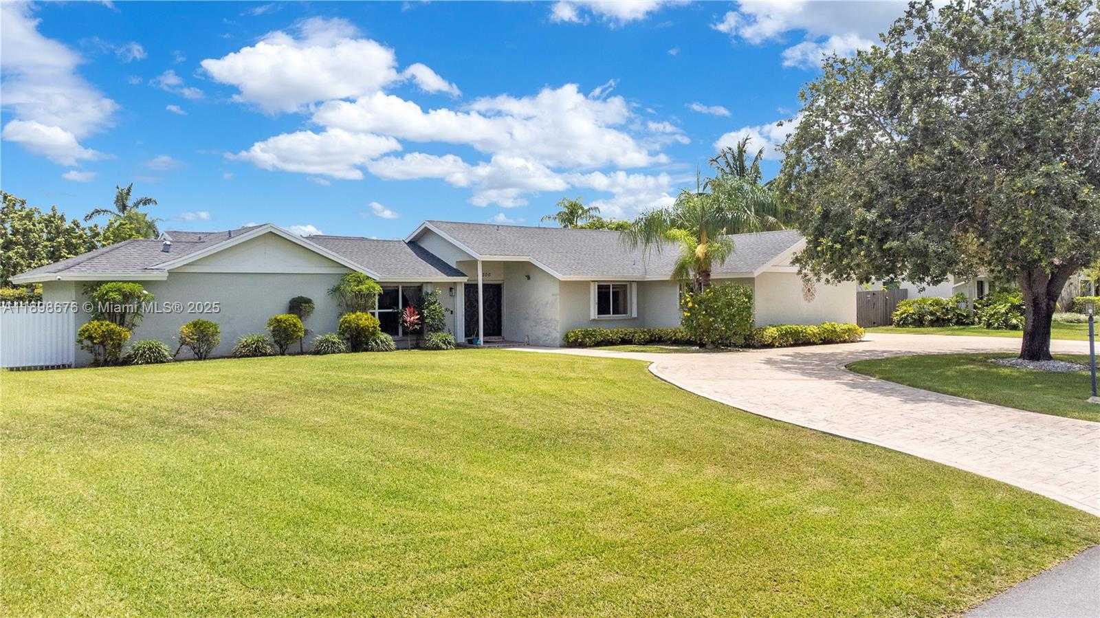 Small Image of 15300 SOUTH WEST 164TH ST, Miami Number 34