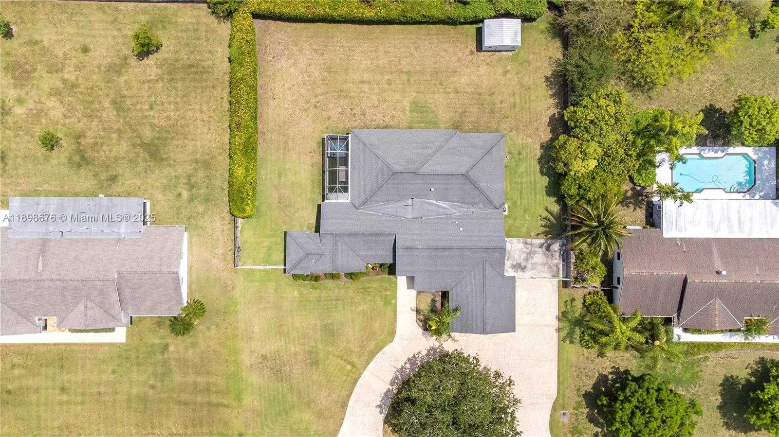 Small Image of 15300 SOUTH WEST 164TH ST, Miami Number 35