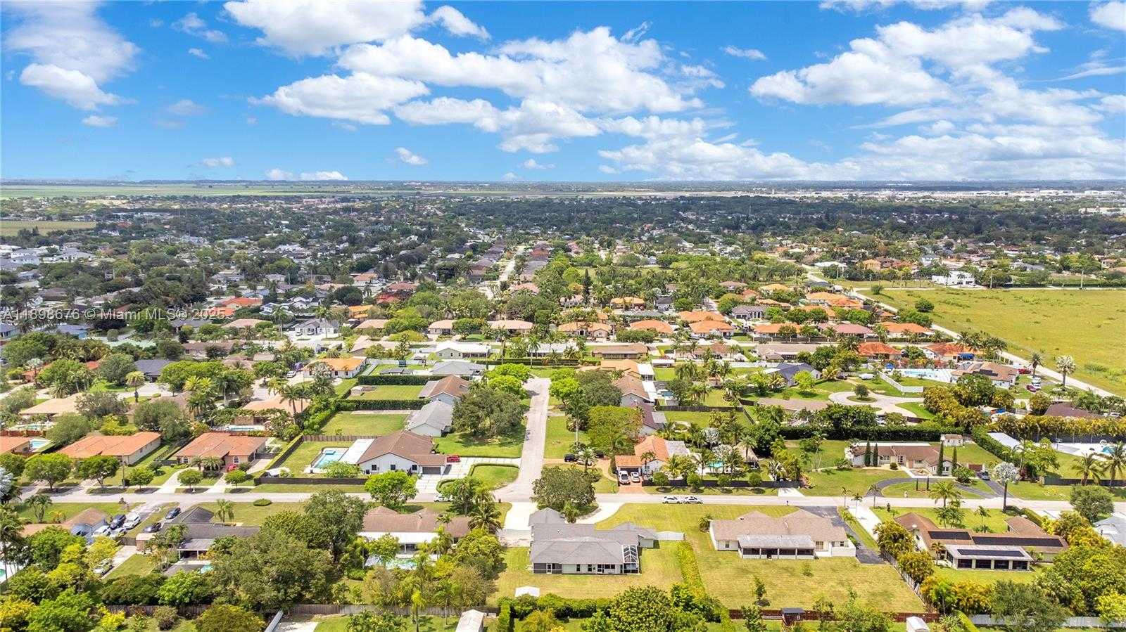 Small Image of 15300 SOUTH WEST 164TH ST, Miami Number 37