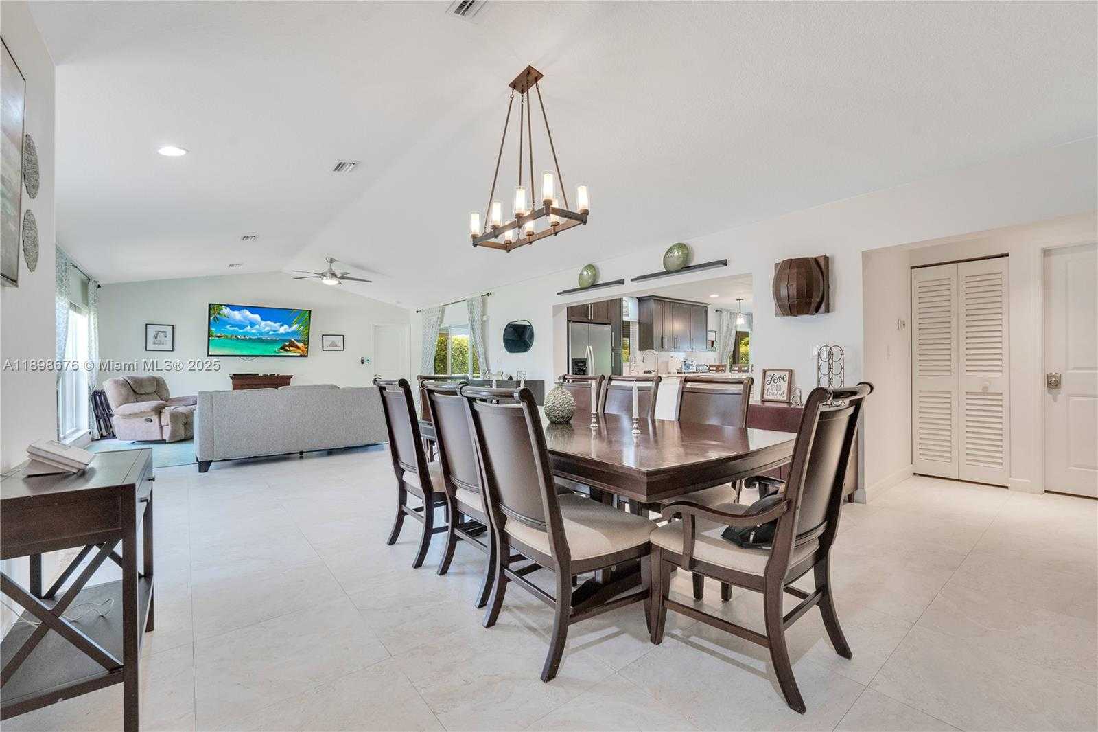 Small Image of 15300 SOUTH WEST 164TH ST, Miami Number 6
