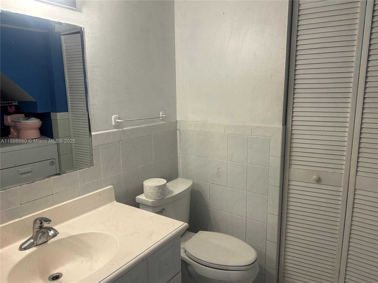 Small Image of 3992 WEST 8TH LN #24, Hialeah Number 10