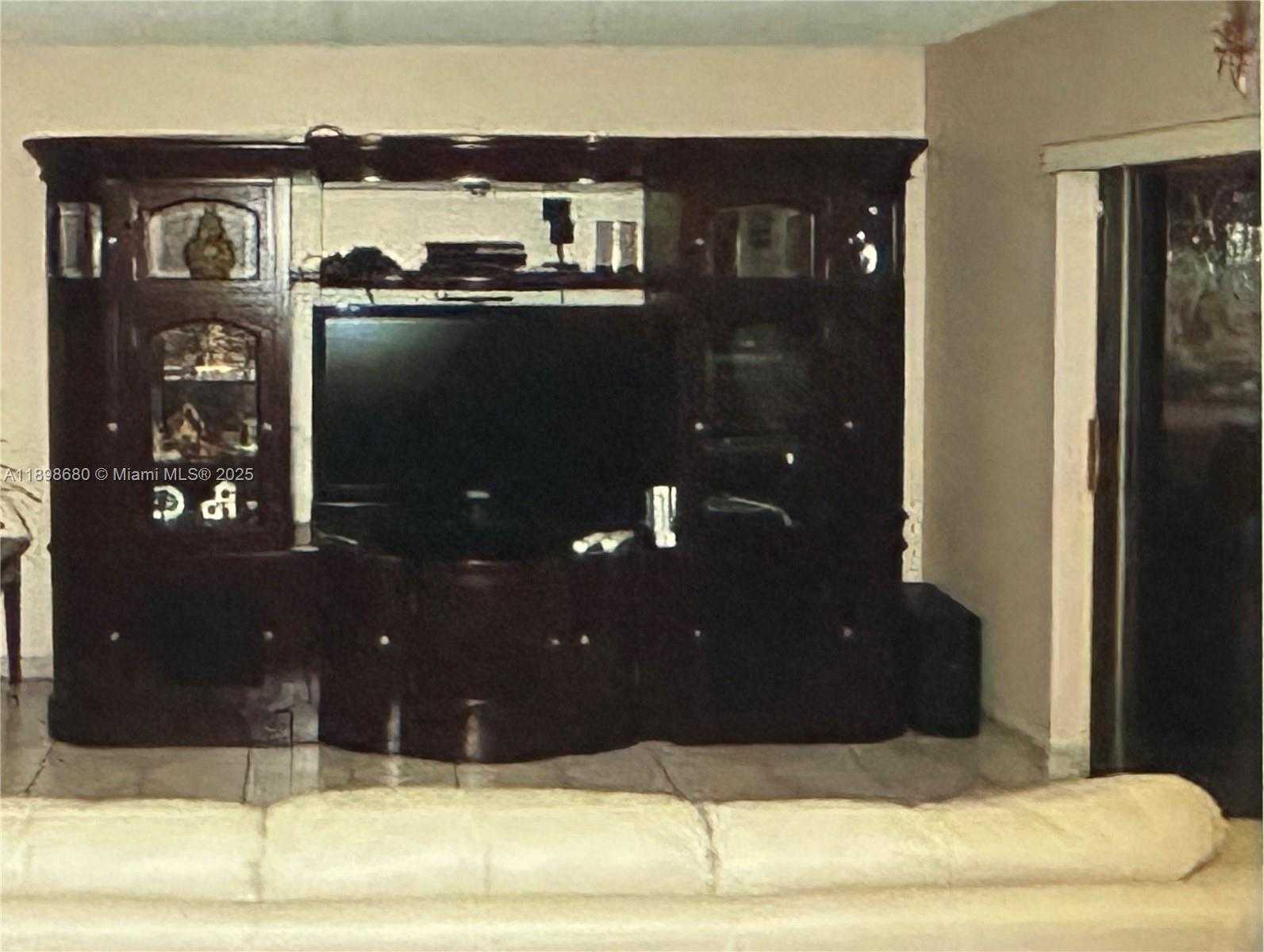 Small Image of 3992 WEST 8TH LN #24, Hialeah Number 14