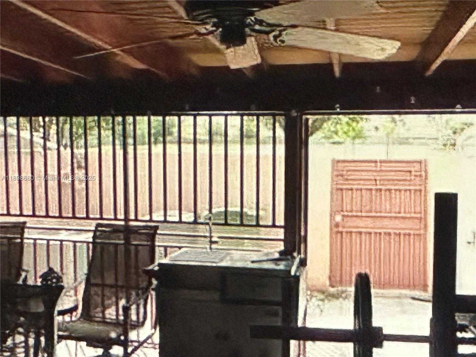 Small Image of 3992 WEST 8TH LN #24, Hialeah Number 16