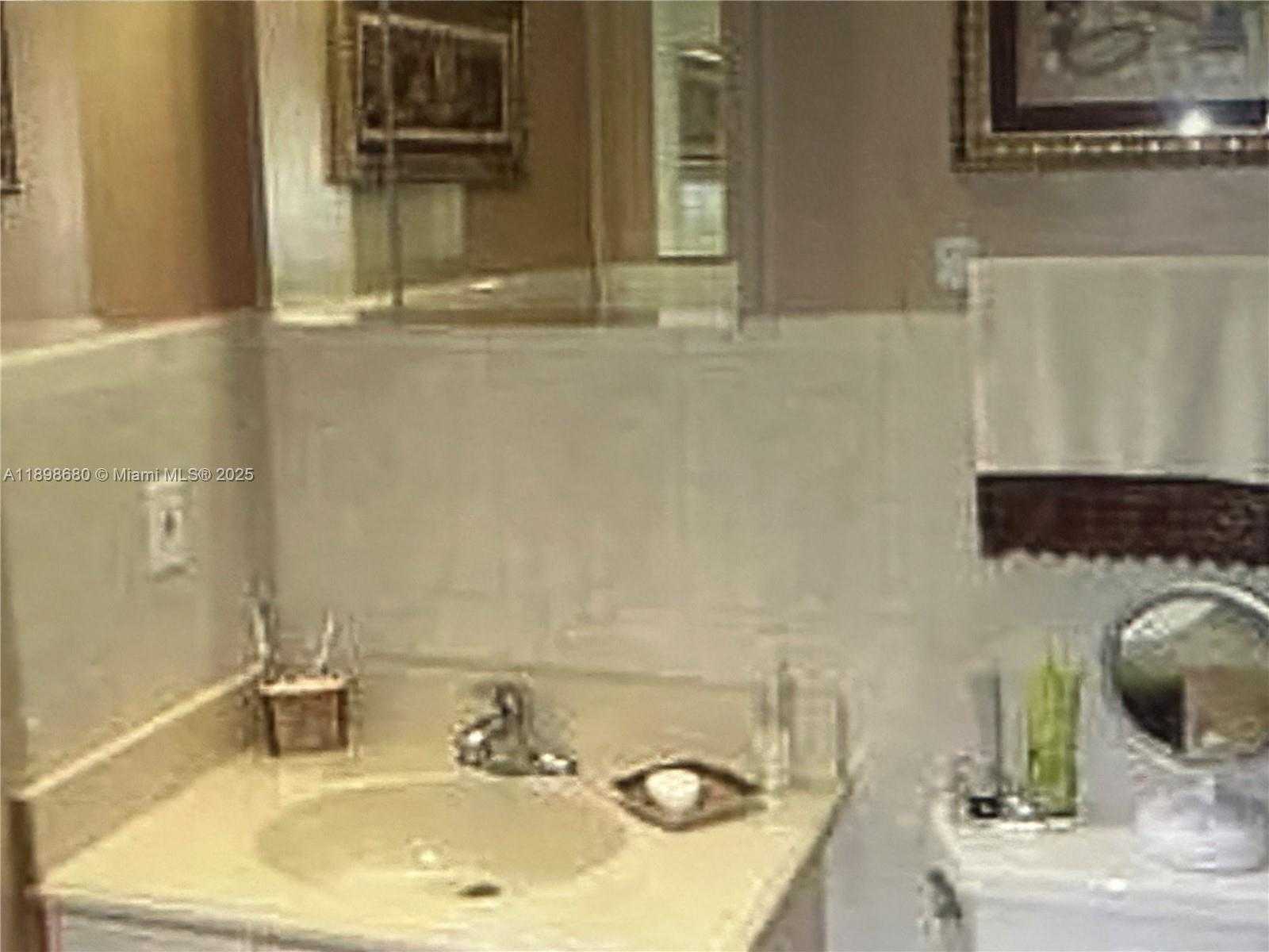 Small Image of 3992 WEST 8TH LN #24, Hialeah Number 17