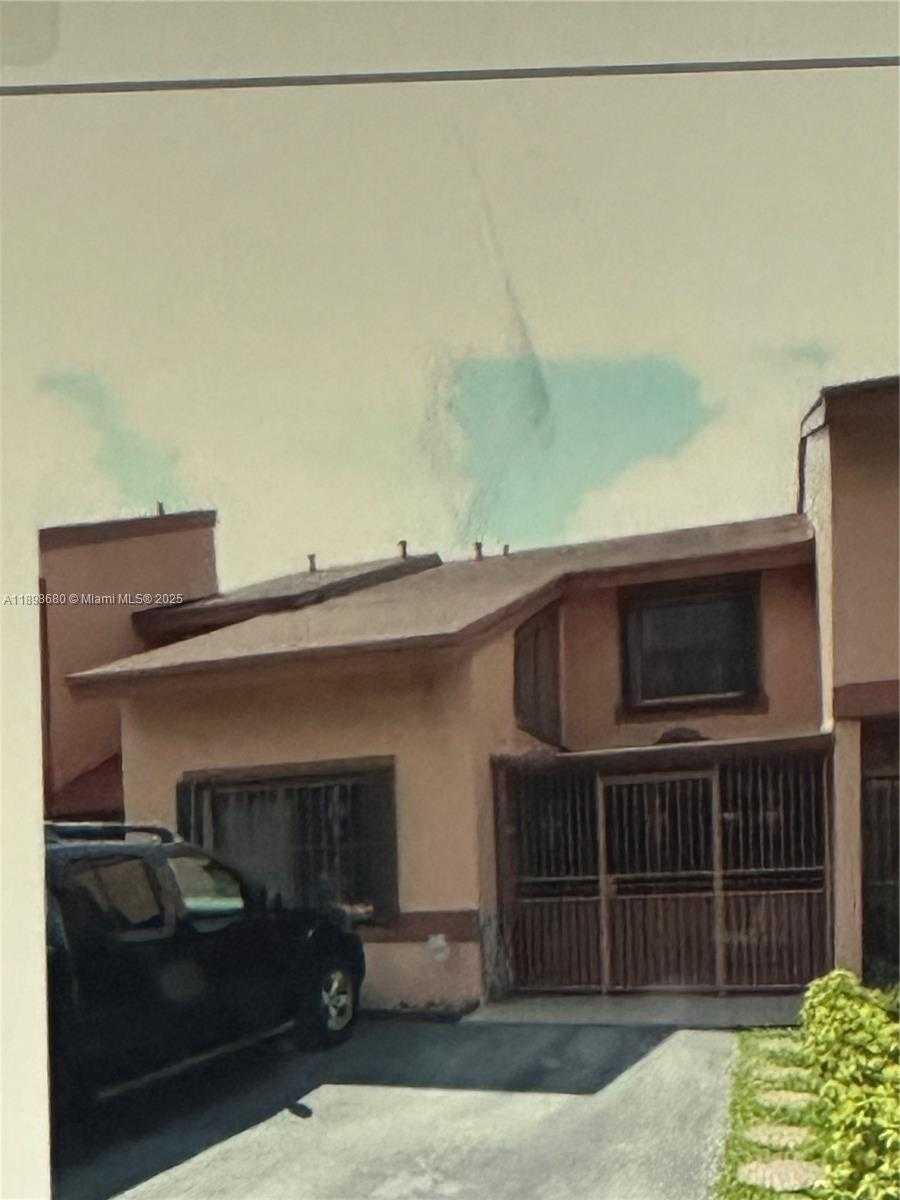 Small Image of 3992 WEST 8TH LN #24, Hialeah Number 19