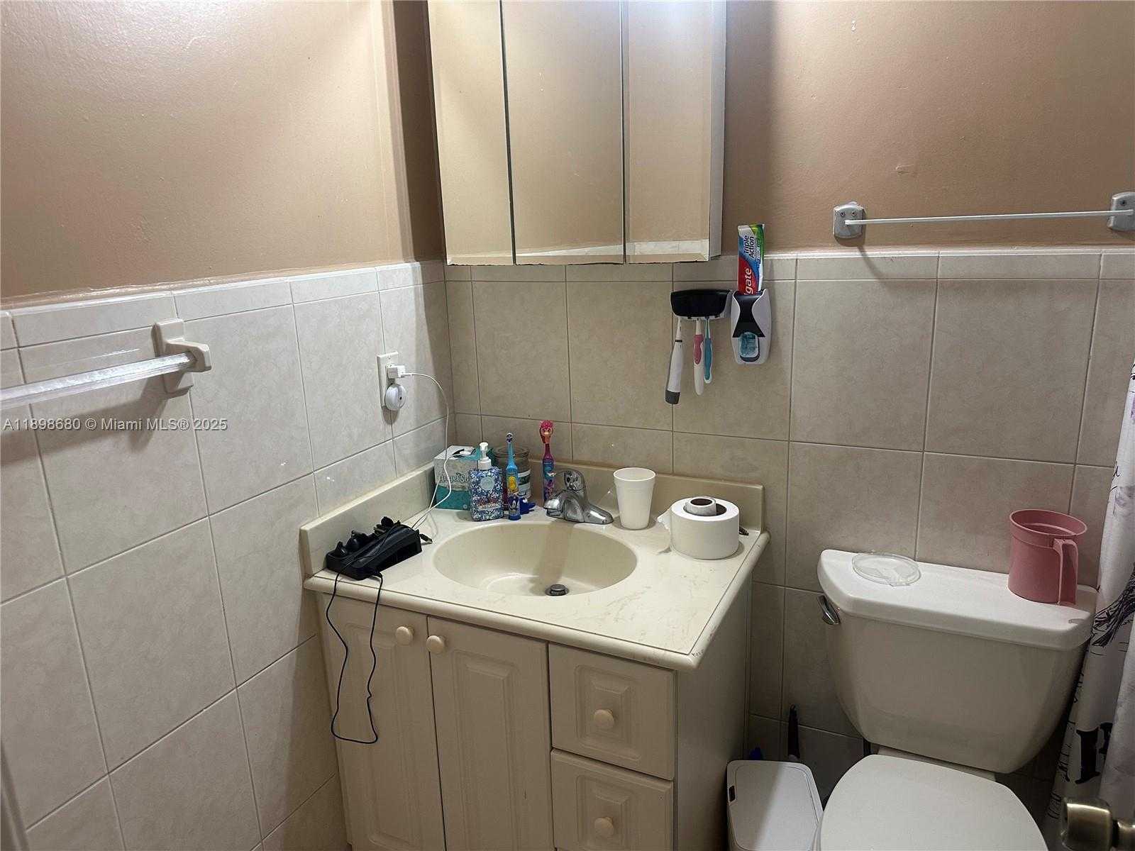 Small Image of 3992 WEST 8TH LN #24, Hialeah Number 5