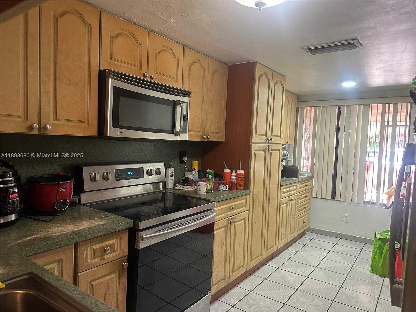 Small Image of 3992 WEST 8TH LN #24, Hialeah Number 8