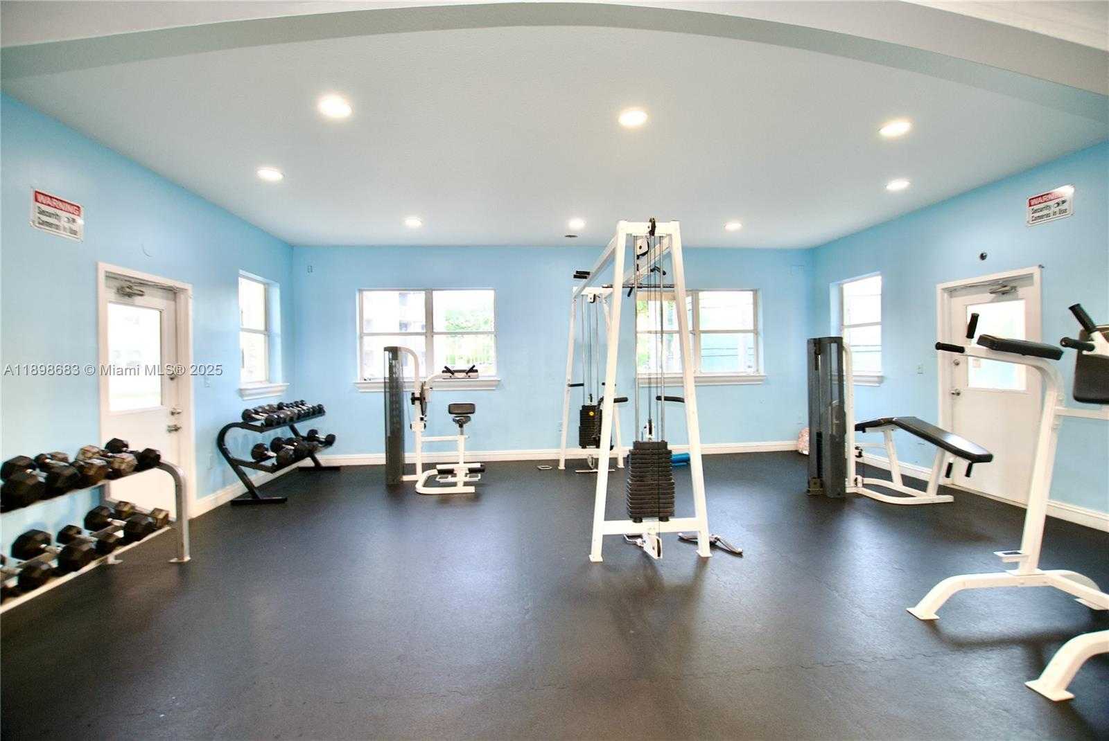 Small Image of 8363 LAKE DR #202, Doral Number 23