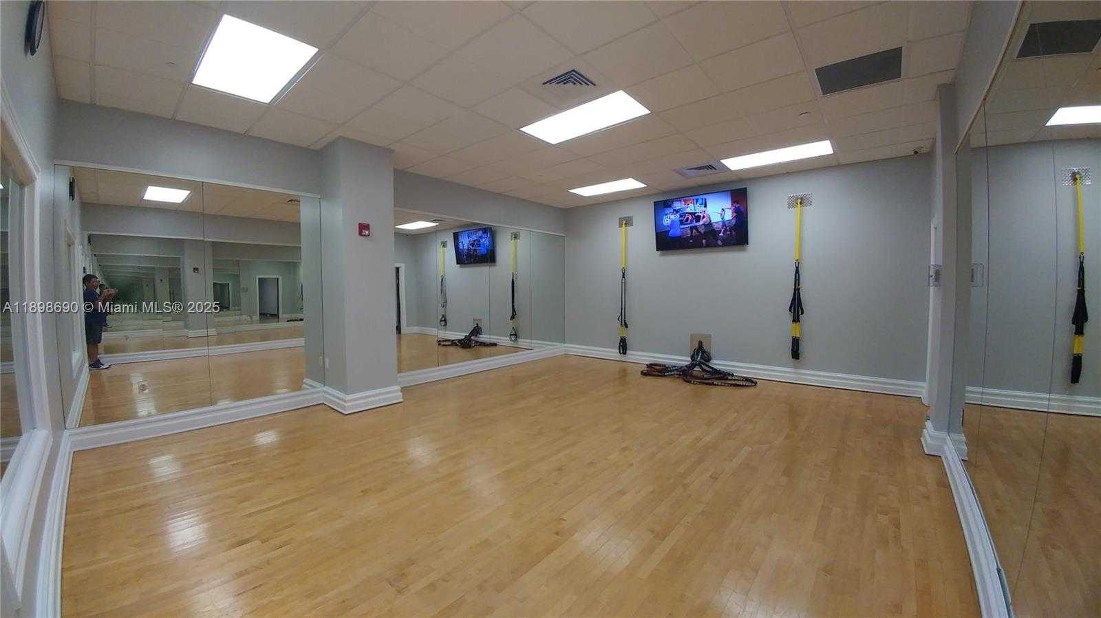 Small Image of 2501 SOUTH OCEAN DR #L04, Hollywood Number 15