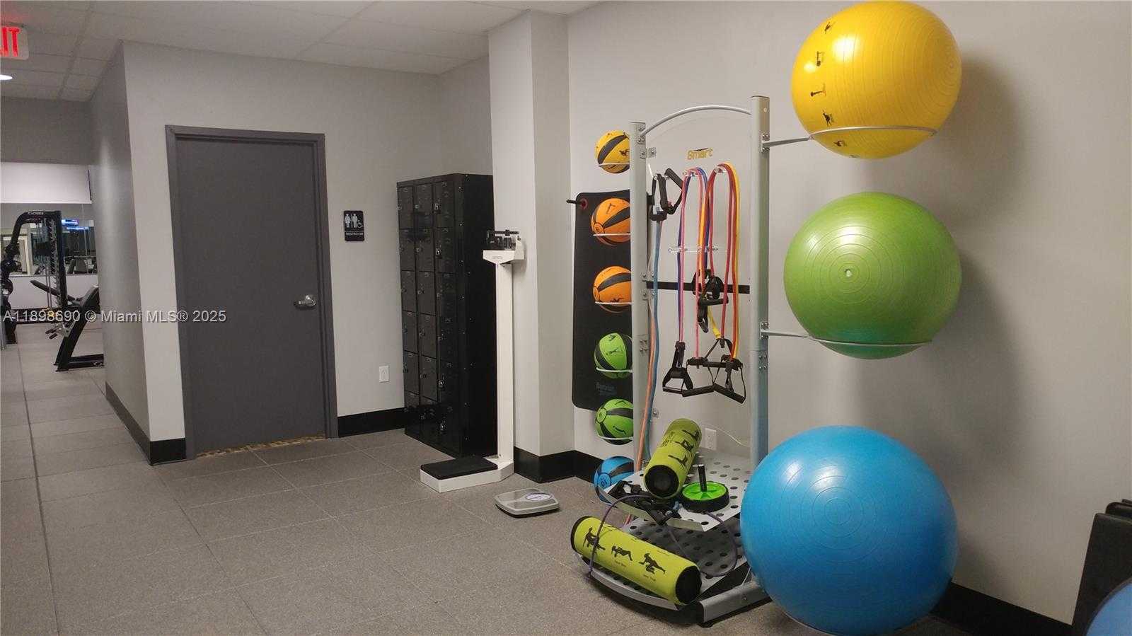 Small Image of 2501 SOUTH OCEAN DR #L04, Hollywood Number 16