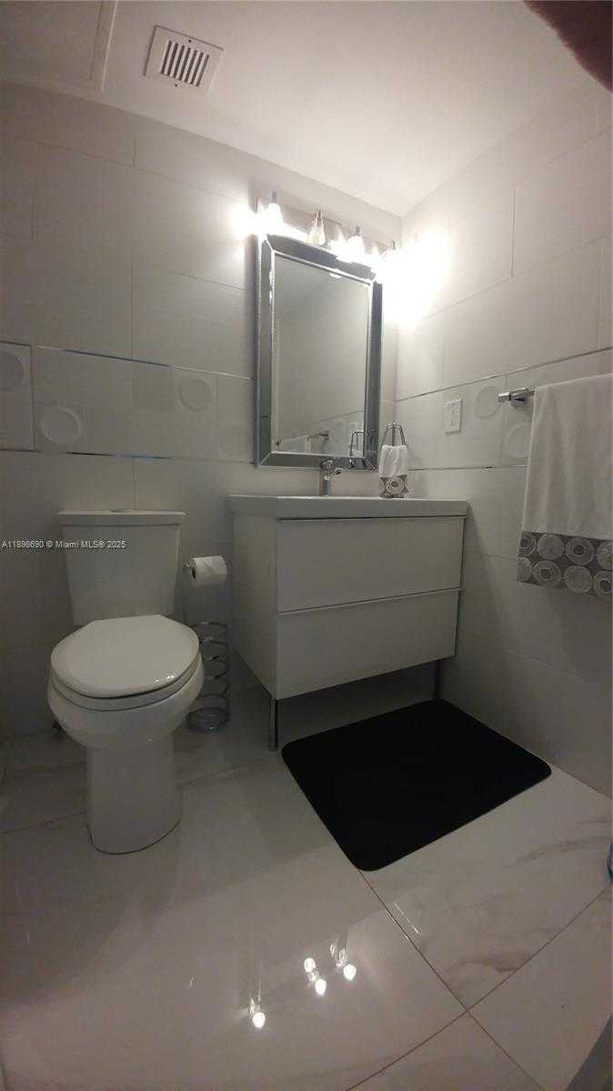 Small Image of 2501 SOUTH OCEAN DR #L04, Hollywood Number 6