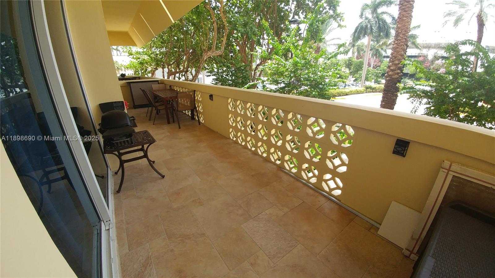 Small Image of 2501 SOUTH OCEAN DR #L04, Hollywood Number 8