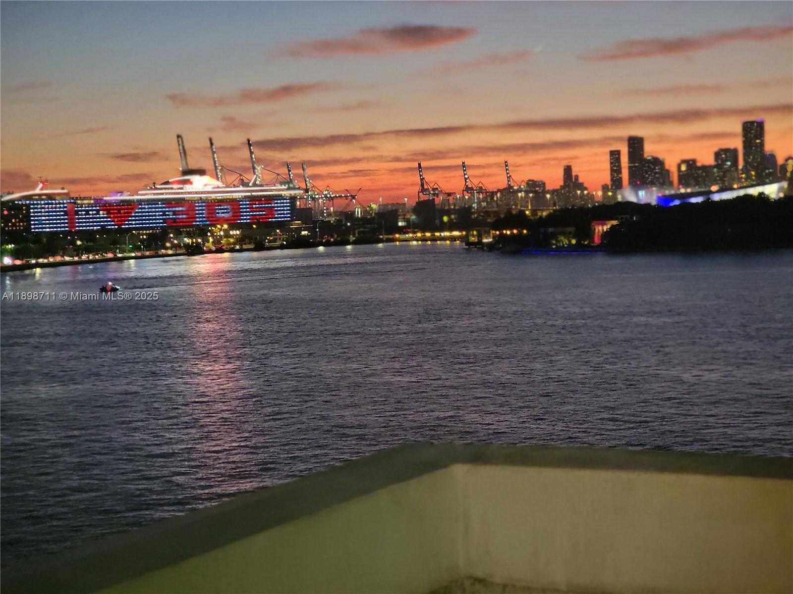 Small Image of Miami Beach Number 20