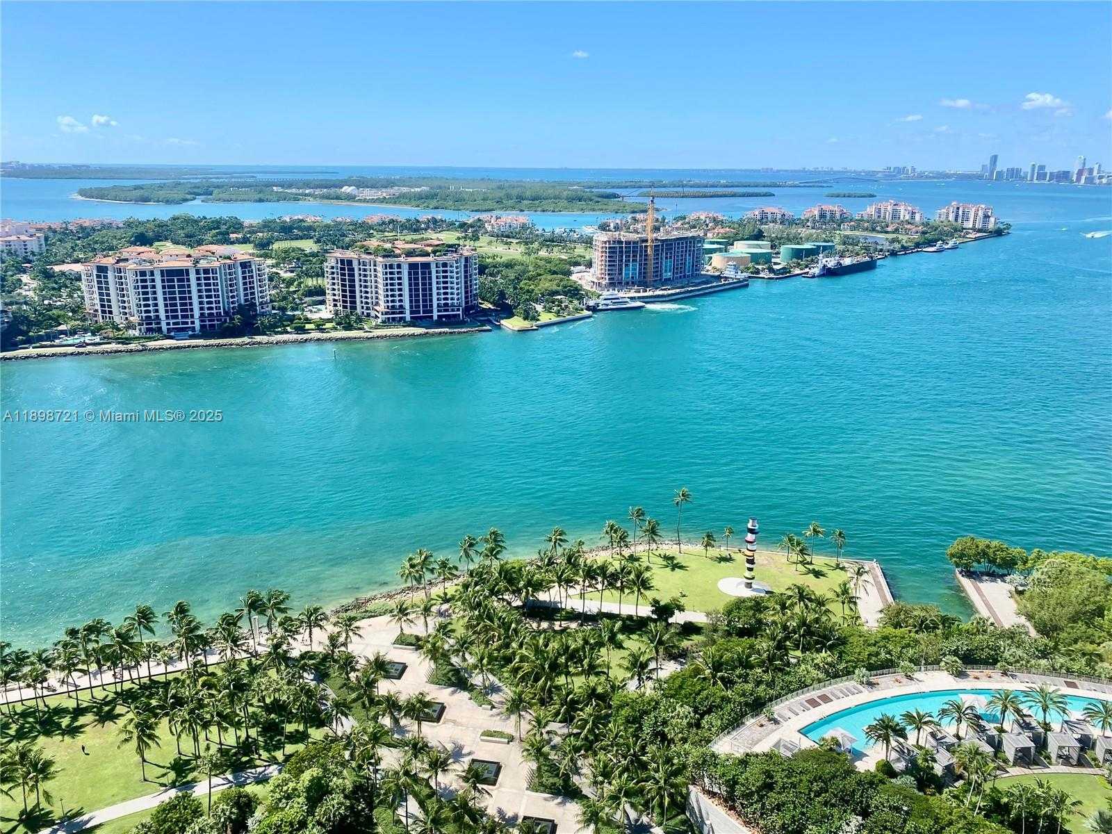 Small Image of 300 SOUTH POINTE DR #3204, Miami Beach Number 2